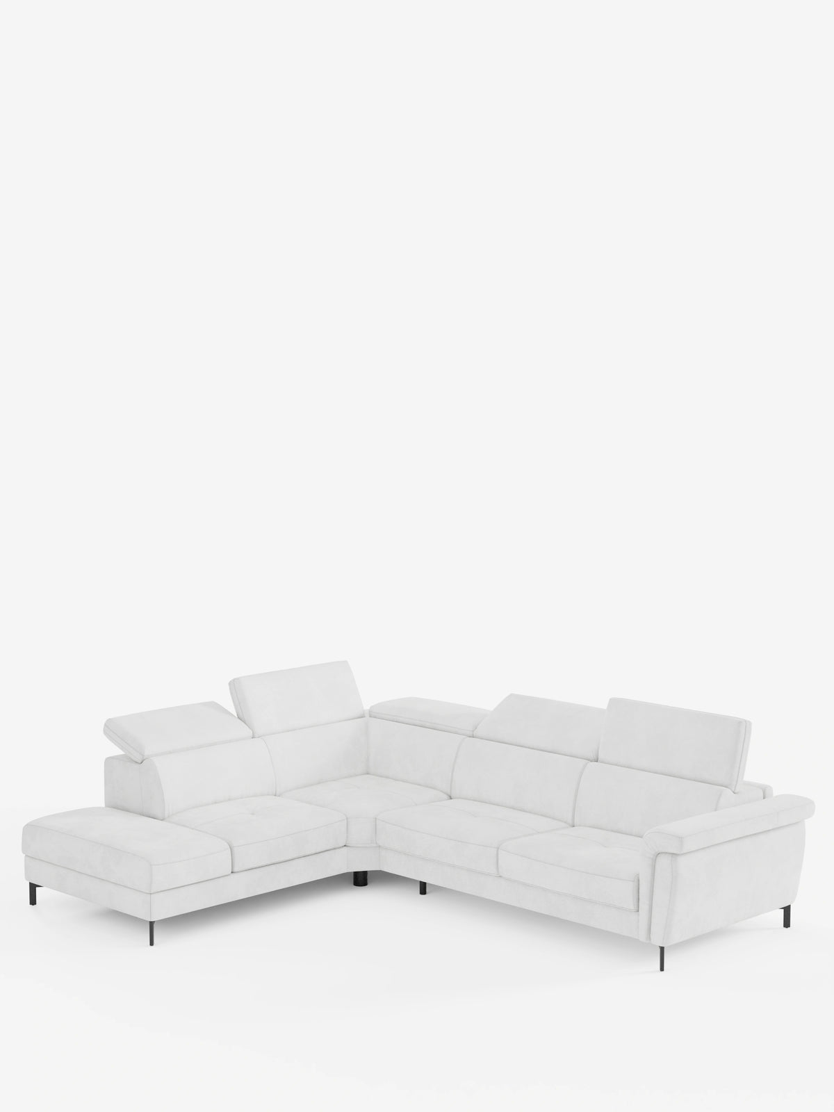 Vi presentiamo il divano letto angolare Capri di divitt.sbs, un divano componibile contemporaneo a forma di L rivestito in tessuto vellutino T30 antimacchia (tessuto vellutino smacchiabile) di colore bianco. Questo moderno divano angolare è dotato di poggiatesta reclinabili, linee pulite ed eleganti, gambe corte nere e morbidi cuscini per il massimo comfort. Il design include una chaise longue sul lato sinistro e un materasso ad alte prestazioni integrato. Fotografato su uno sfondo bianco a tinta unita.