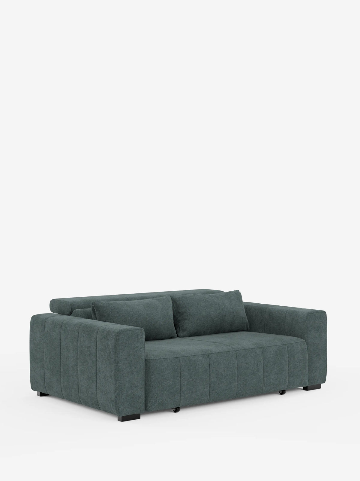 Divano a 3 posti in stile moderno “Doric” di divitt.sbs, rivestito in tessuto T23 verde scuro antimacchia. Questo divano presenta ampi braccioli imbottiti, due morbidi cuscini dello schienale e cuciture a capitonné verticali sulla seduta e sui fianchi. Il design prevede piccole gambe nere e offre una seduta estensibile con funzione relax elettrica e poggiatesta regolabili. Immagine raffigurata su sfondo bianco a tinta unita.