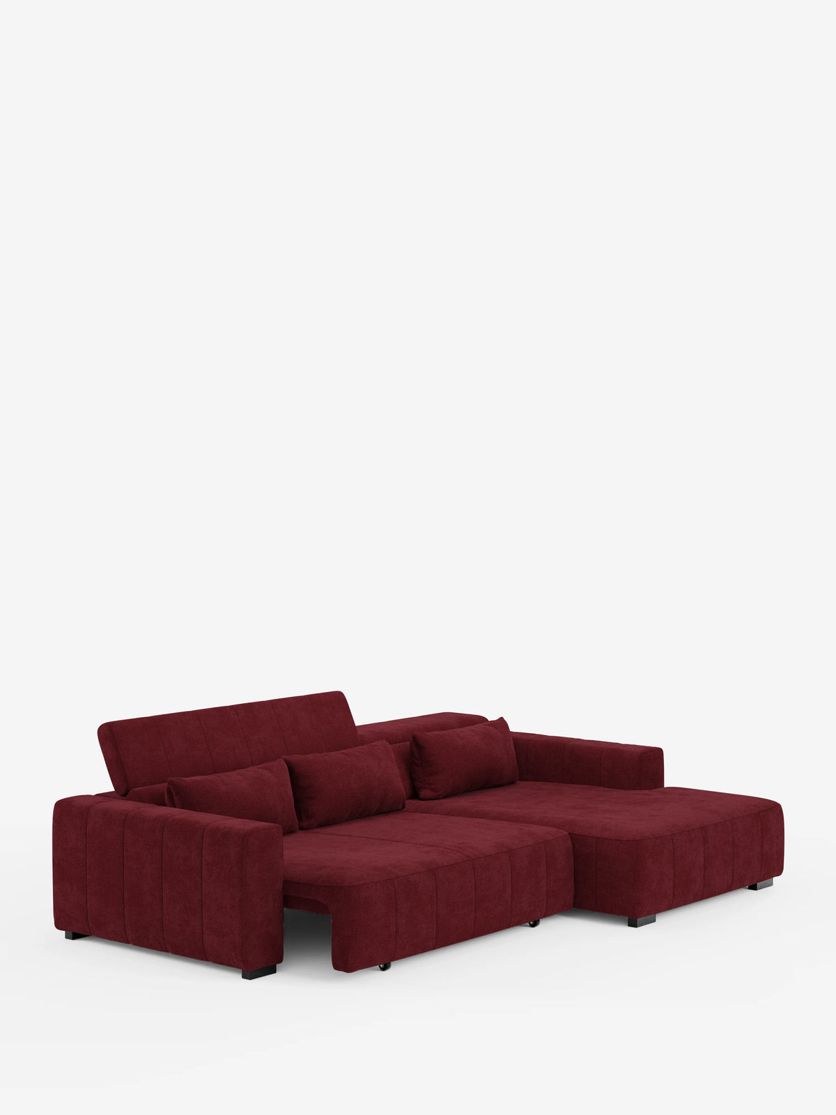 Un divano angolare in stile dorico contemporaneo con penisola e sedute allungabili di divitt.sbs, rivestito in tessuto T23 rosso intenso resistente alle macchie, caratterizzato da una seduta bassa e morbida con ampi braccioli, una chaise longue sul lato destro e cuscini rettangolari abbinati con poggiatesta regolabili e funzione relax elettrica. Il prodotto è ripreso su uno sfondo bianco liscio, senza altri oggetti o elementi decorativi visibili.