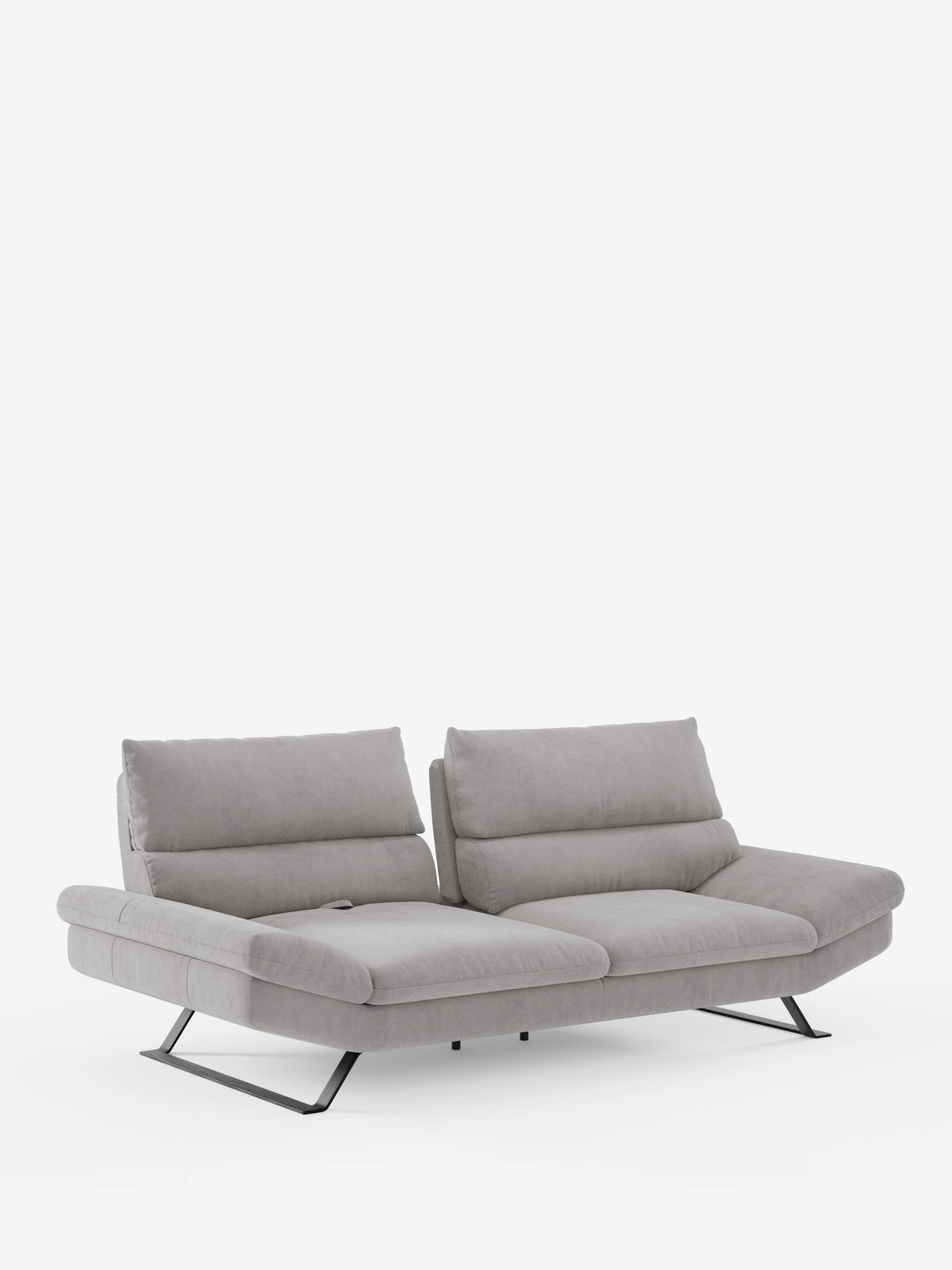 Eclipse, il divano dal design moderno proposto da divitt.sbs, è disponibile nelle versioni a 2 e 3 posti ed è realizzato in elegante microfibra smacchiabile T11 color grigio. Questo modello presenta due schienali traslanti che offrono un comfort regolabile, ampi cuscini di seduta e piedini alti in metallo dalla linea angolata. Il design minimalista è caratterizzato da linee pulite, schienali leggermente reclinati e braccioli integrati nella struttura. La foto mostra l’Eclipse su sfondo bianco.