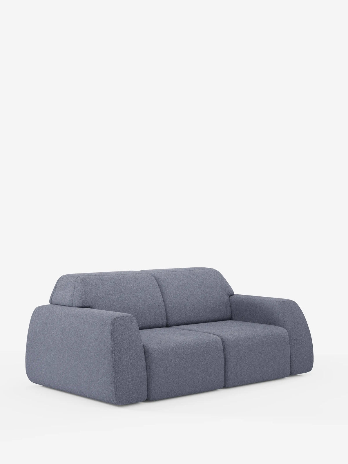Un divano a due posti dal design contemporaneo e minimalista di divitt.sbs: il divano Orbit a 2 e 3 posti è rivestito in un morbido tessuto grigio testurizzato T33 effetto cotone, resistente alle macchie e completamente sfoderabile. Con i bordi delicatamente arrotondati, i cuscini spessi e lo schienale basso, questo design moderno risalta su uno sfondo bianco a tinta unita, creando un look elegante ma semplice.