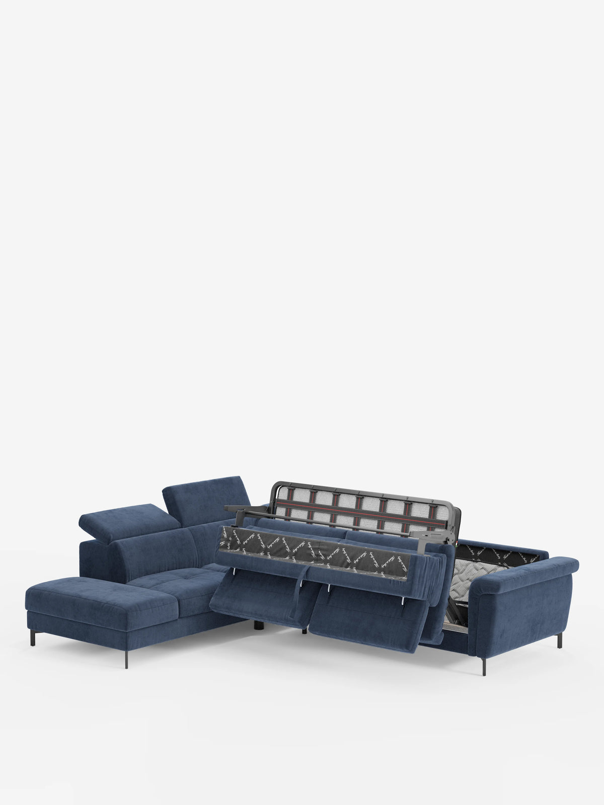 Un divano letto angolare Capri contemporaneo di divitt.sbs, realizzato in un suggestivo tessuto blu “Vellutino Smacchiabile T30”, è qui raffigurato con i suoi poggiatesta reclinabili regolabili e il letto estraibile ad alte prestazioni parzialmente esteso da una delle sezioni. Questo moderno divano letto presenta linee pulite, gambe sottili e un design minimalista, che risalta su uno sfondo bianco a tinta unita.