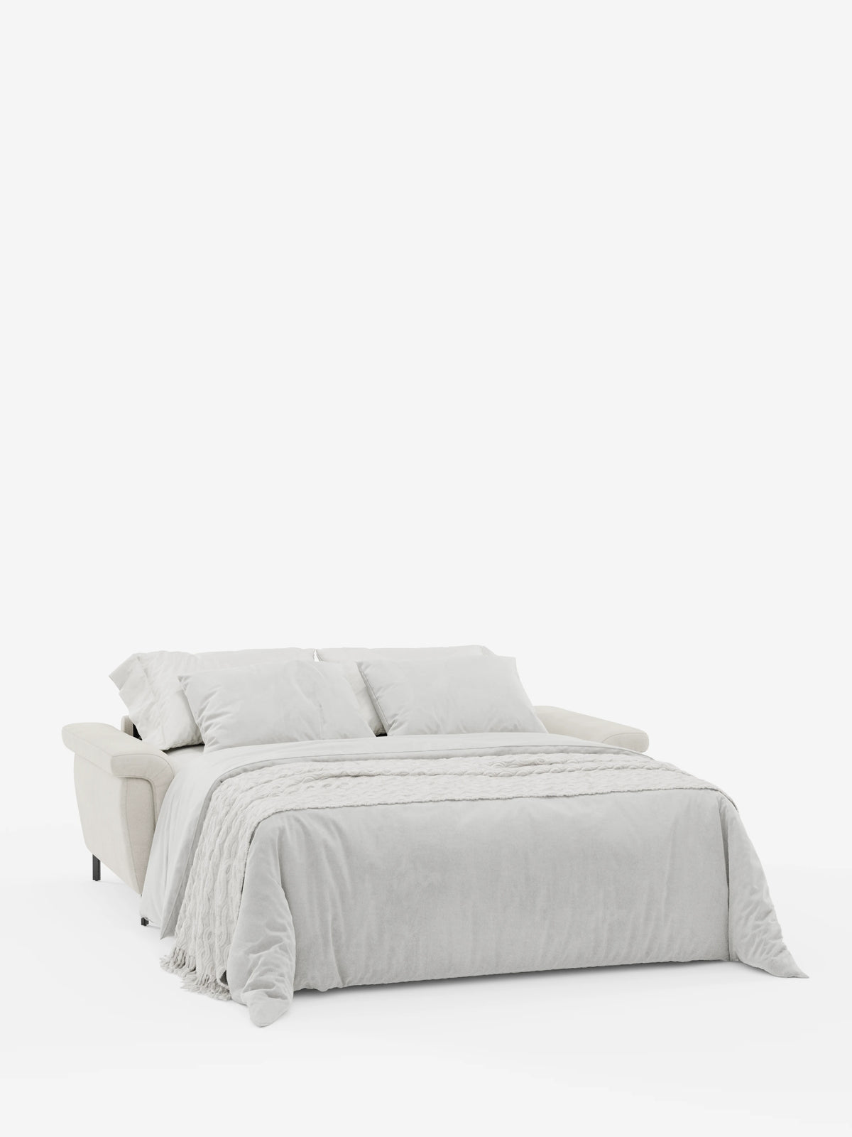 Un moderno divano letto di design Capri con piedini alti di divitt.sbs viene aperto, rivelando un letto ben rifatto. Rivestito in raffinato tessuto effetto velluto smacchiabile T30, è dotato di due cuscini e di una coperta grigio chiaro adagiata sul materasso ad alta densità. Lo sfondo bianco a tinta unita mette in risalto l’estetica semplice e pulita del divano letto e l’eleganza dei suoi poggiatesta reclinabili.