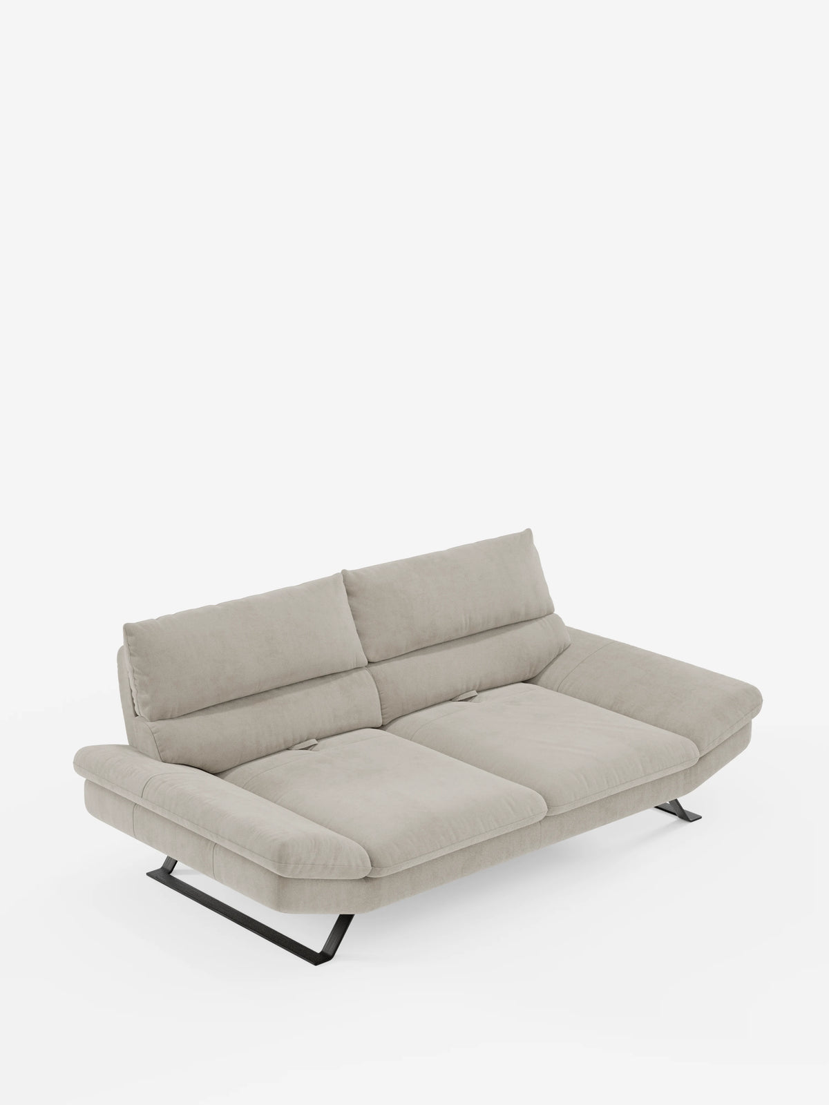 Un elegante divano Eclipse dal design moderno di divitt.sbs in grigio chiaro, caratterizzato da morbidi cuscini e ampi braccioli. Il divano poggia su gambe angolari in metallo nero (piedini alti) e presenta schienale e seduta suddivisi in tre sezioni, creando un look sofisticato con un comfort modulabile grazie agli schienali traslanti. Rivestito in elegante microfibra smacchiabile T11, questo divano contemporaneo a 2 o 3 posti è presentato su uno sfondo bianco a tinta unita.
