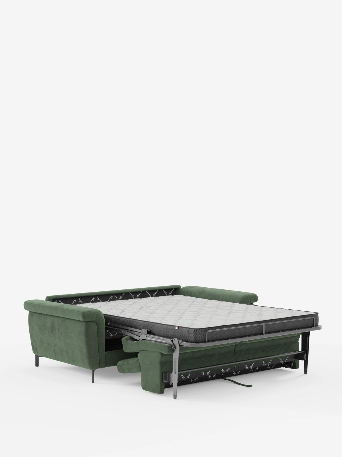 Il divano letto di design Capri con piedini alti di divitt.sbs è presentato con la struttura del letto estesa e il materasso estratto, a dimostrazione della sua pratica funzione di letto. Rivestito in raffinato tessuto effetto velluto smacchiabile T30 e dotato di poggiatesta reclinabili, questo modello incarna la raffinata maestria artigianale italiana. Sullo sfondo bianco, il design elegante e le caratteristiche di alta qualità di questo divano letto con gambe alte risaltano in modo particolare.