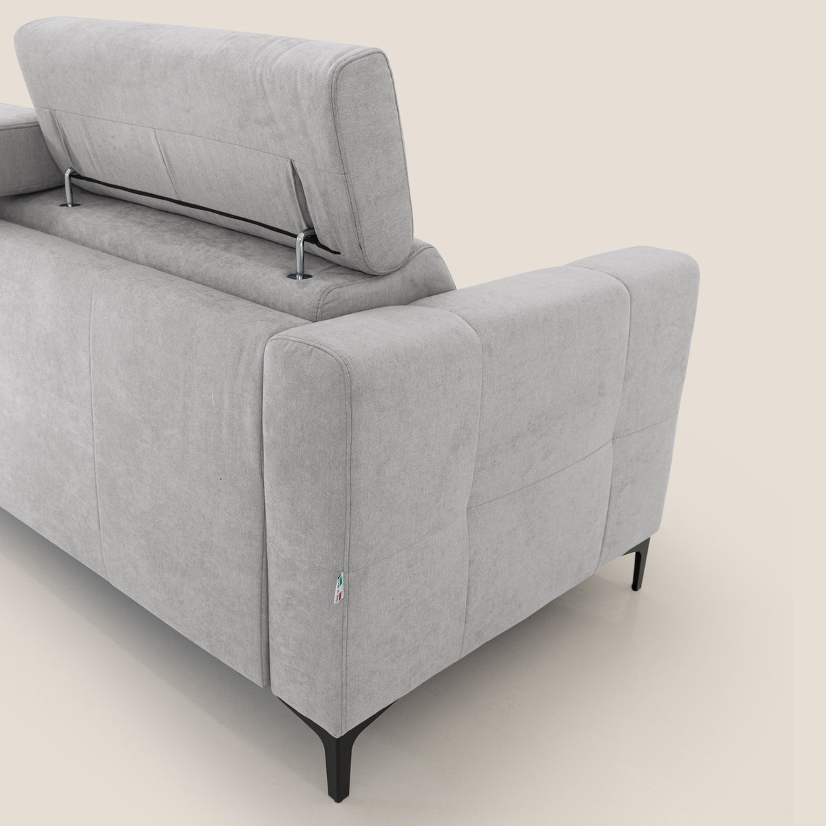 Gardenia divano letto materasso alto 18 cm con poggiatesta reclinabili e rivestimento impermeabile T02 grigio chiaro - divitt.sbs