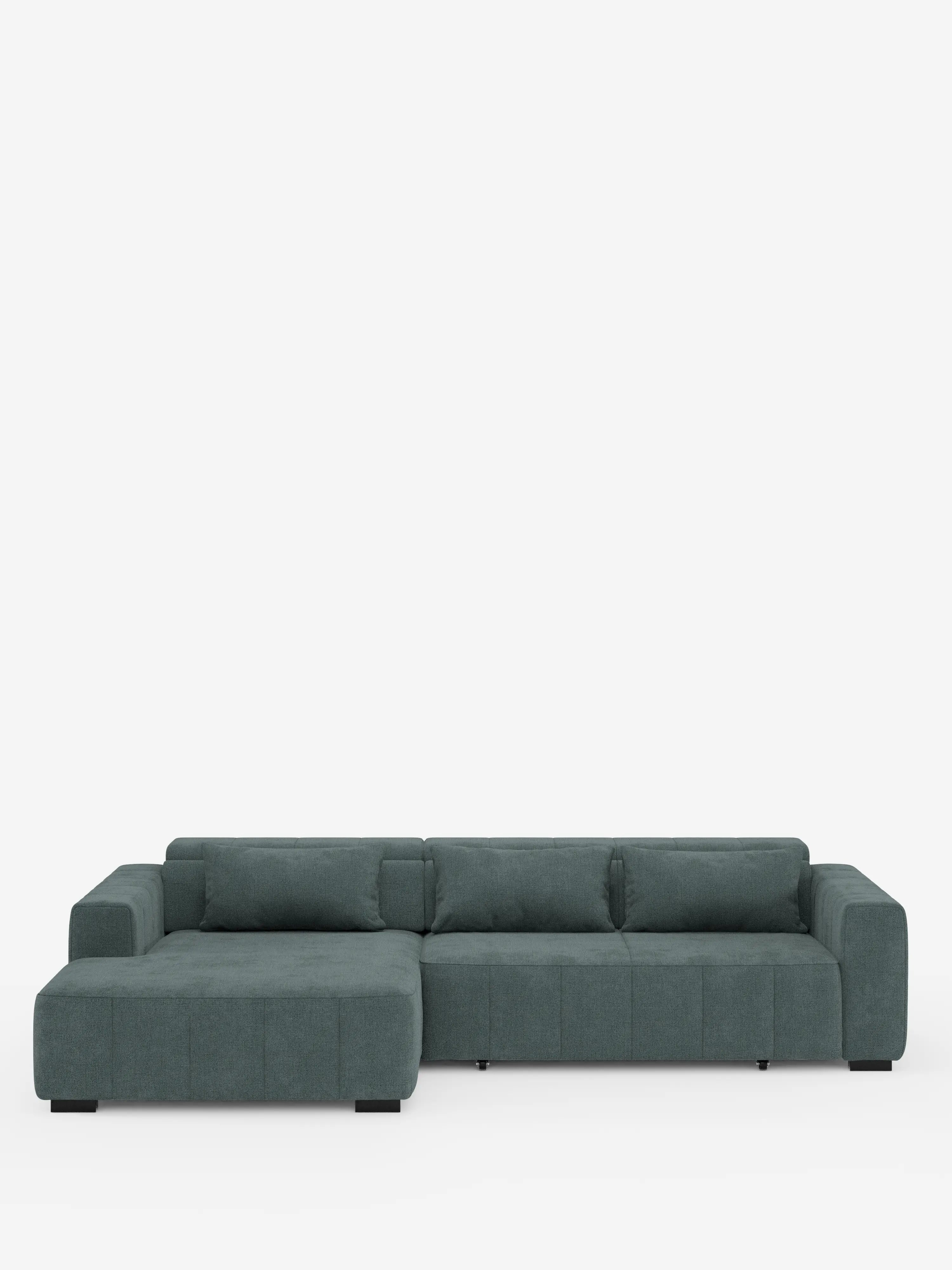 Un divano angolare in stile dorico contemporaneo con penisola e sedute allungabili con funzione relax elettrica di divitt.sbs, rivestito in verde scuro, presenta braccioli bassi e larghi, cuscini squadrati e una chaise longue orientata verso sinistra. Questo elegante divano componibile è dotato di poggiatesta reclinabili e poggia su gambe corte nere su uno sfondo bianco a tinta unita.