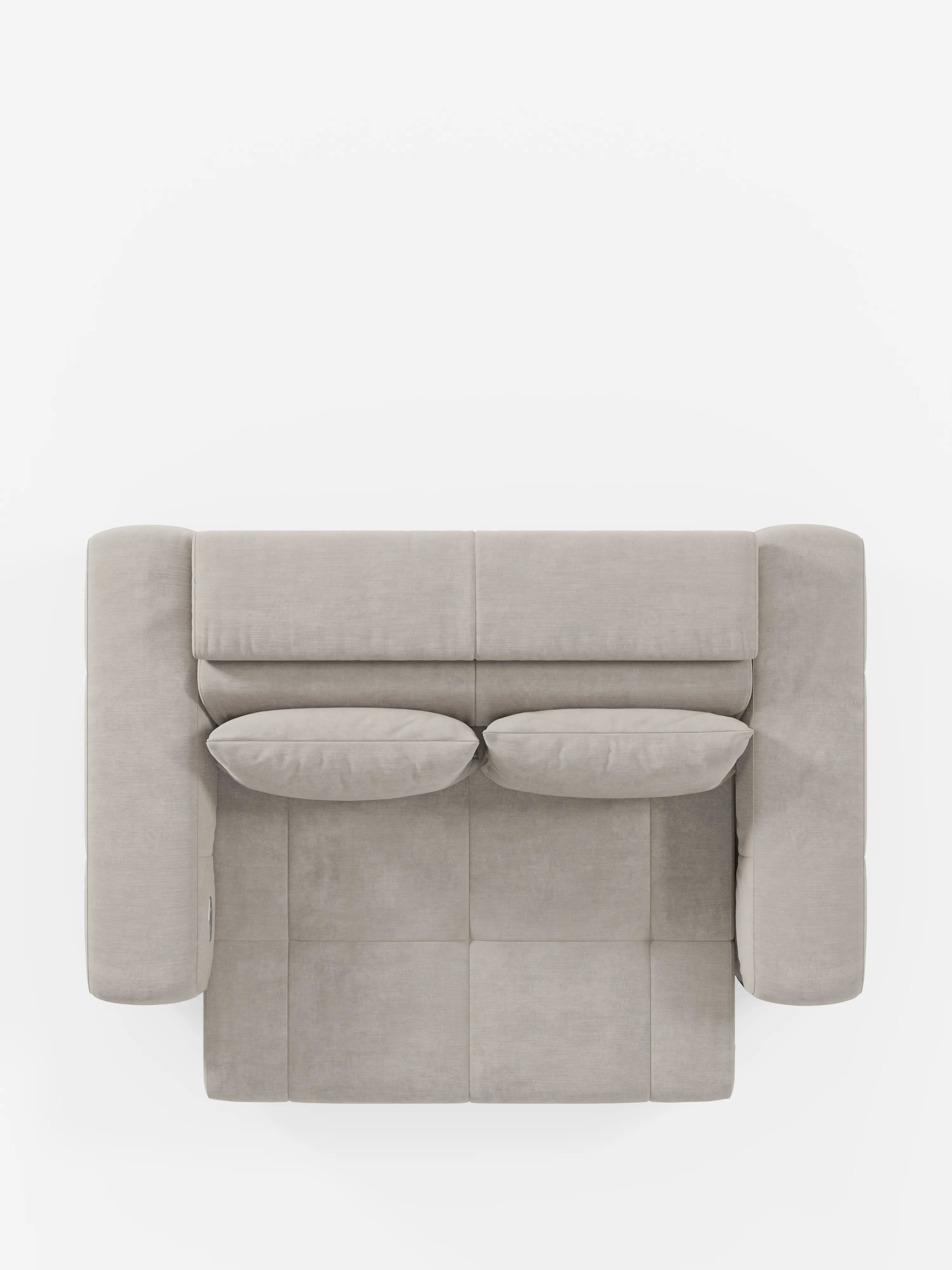 Vista dall’alto di un divano Monarch Divano con Relax Elettrico per l’allungamento delle sedute e poggiatesta reclinabile, di colore grigio chiaro e di forma quadrata, disponibile su divitt.sbs, rivestito in morbido tessuto T31 resistente alle macchie. Questo moderno divanetto è caratterizzato da due cuscini rettangolari coordinati, ampi braccioli arrotondati e un motivo a griglia sulla seduta, che risalta sullo sfondo bianco.