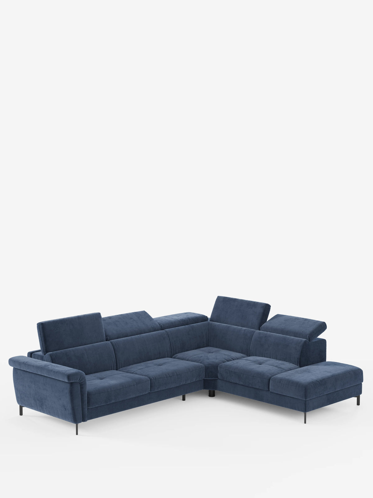 Il divano letto angolare Capri di divitt.sbs è un moderno divano a L di colore blu navy, rivestito in tessuto vellutino T30 resistente alle macchie. È dotato di poggiatesta regolabili, sottili gambe nere e morbidi cuscini che garantiscono un ampio spazio di seduta e un look elegante e contemporaneo. Questo divano angolare dalle elevate prestazioni, con letto a scomparsa e poggiatesta reclinabili, si staglia con eleganza su uno sfondo bianco a tinta unita.
