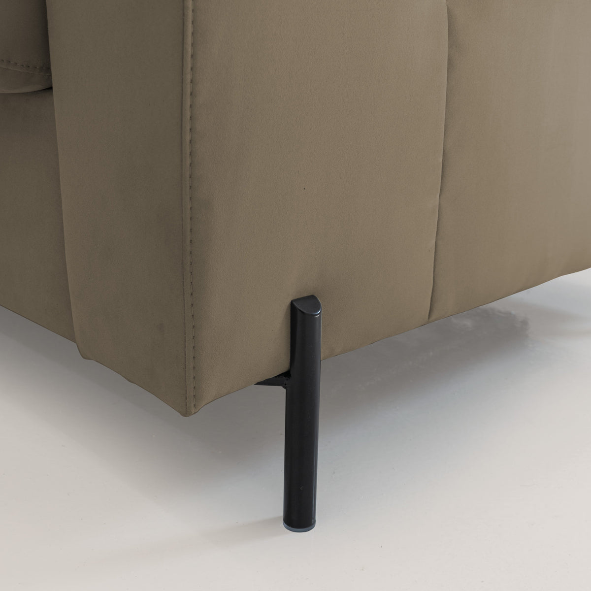 Ortensia divano letto materasso H18 cm con piedi alti in elegante microfibra smacchiabile T11 marrone - divitt.sbs