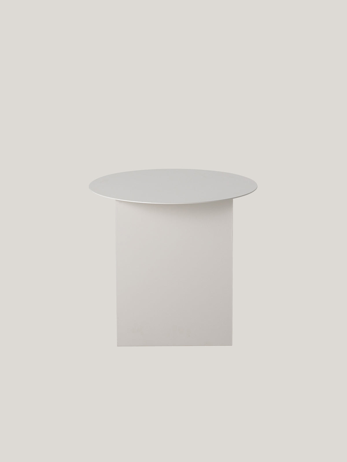 Cher tavolino scandinavo in metallo con spazio portariviste grigio chiaro - divitt.sbs