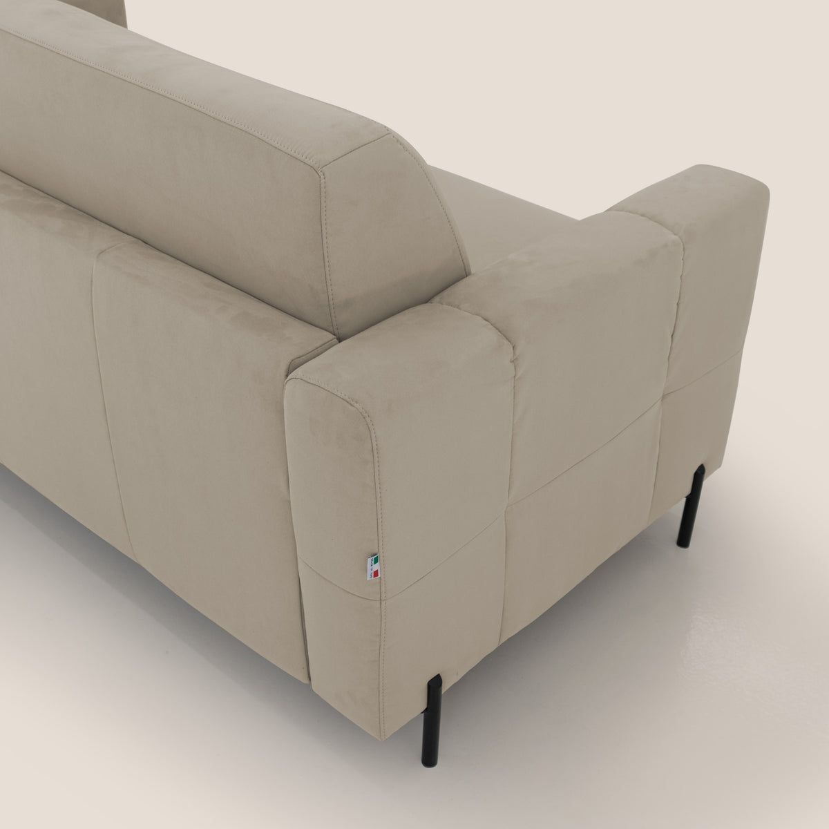 Ortensia divano letto materasso H18 cm con piedi alti in elegante microfibra smacchiabile T11 tortora - divitt.sbs