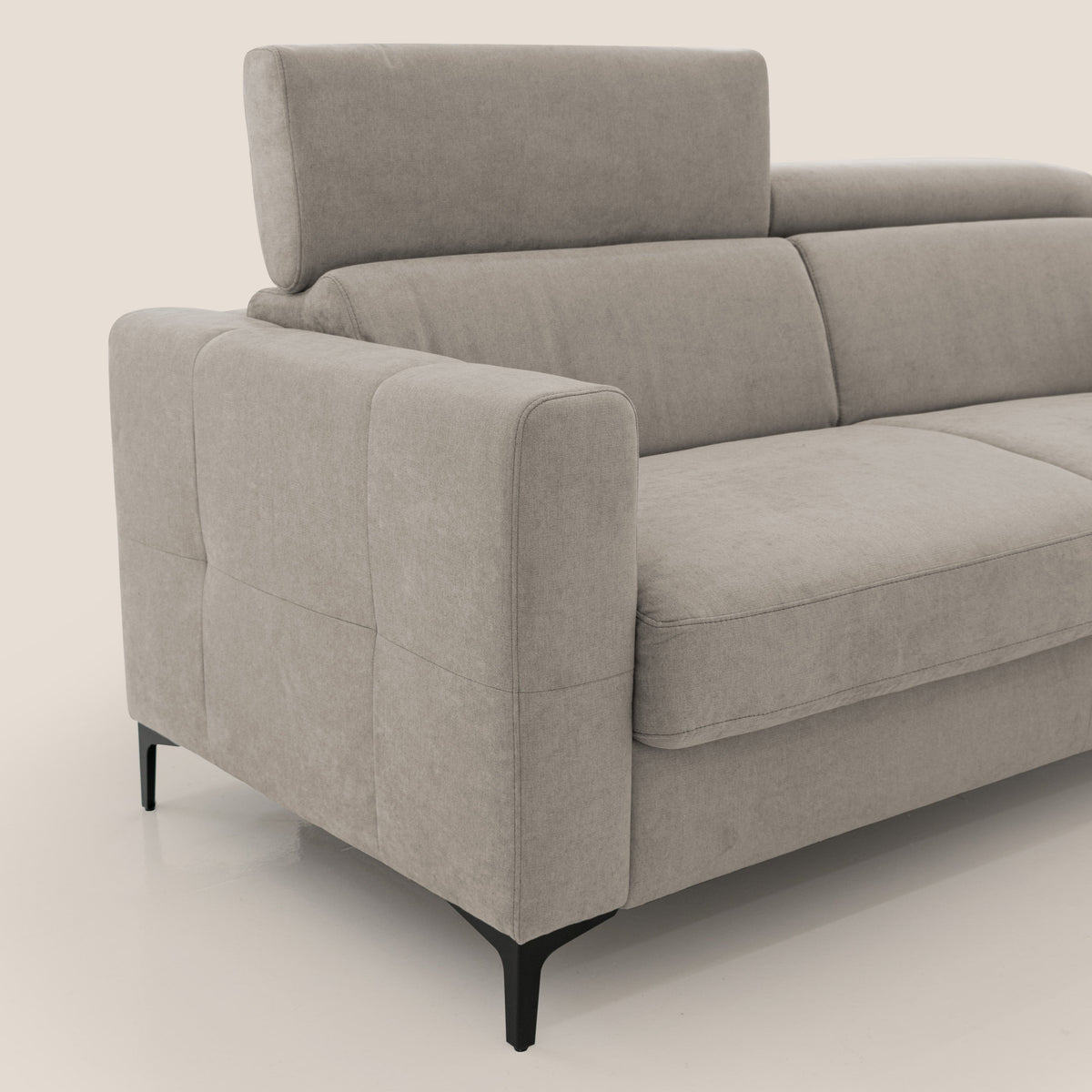 Gardenia divano letto materasso alto 18 cm con poggiatesta reclinabili e rivestimento impermeabile T02 beige - divitt.sbs
