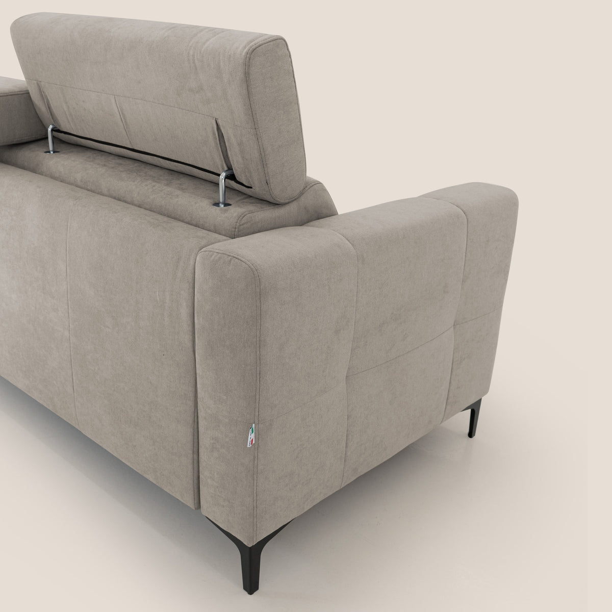 Gardenia divano letto materasso alto 18 cm con poggiatesta reclinabili e rivestimento impermeabile T02 beige - divitt.sbs