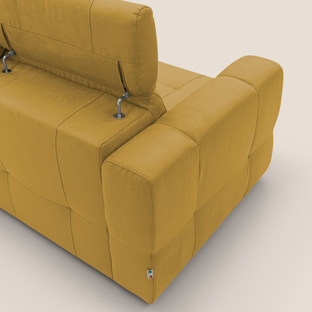 Kronos Divano angolare con pouf estraibile e penisola contenitore in microfibra impermeabile T11 giallo - divitt.sbs