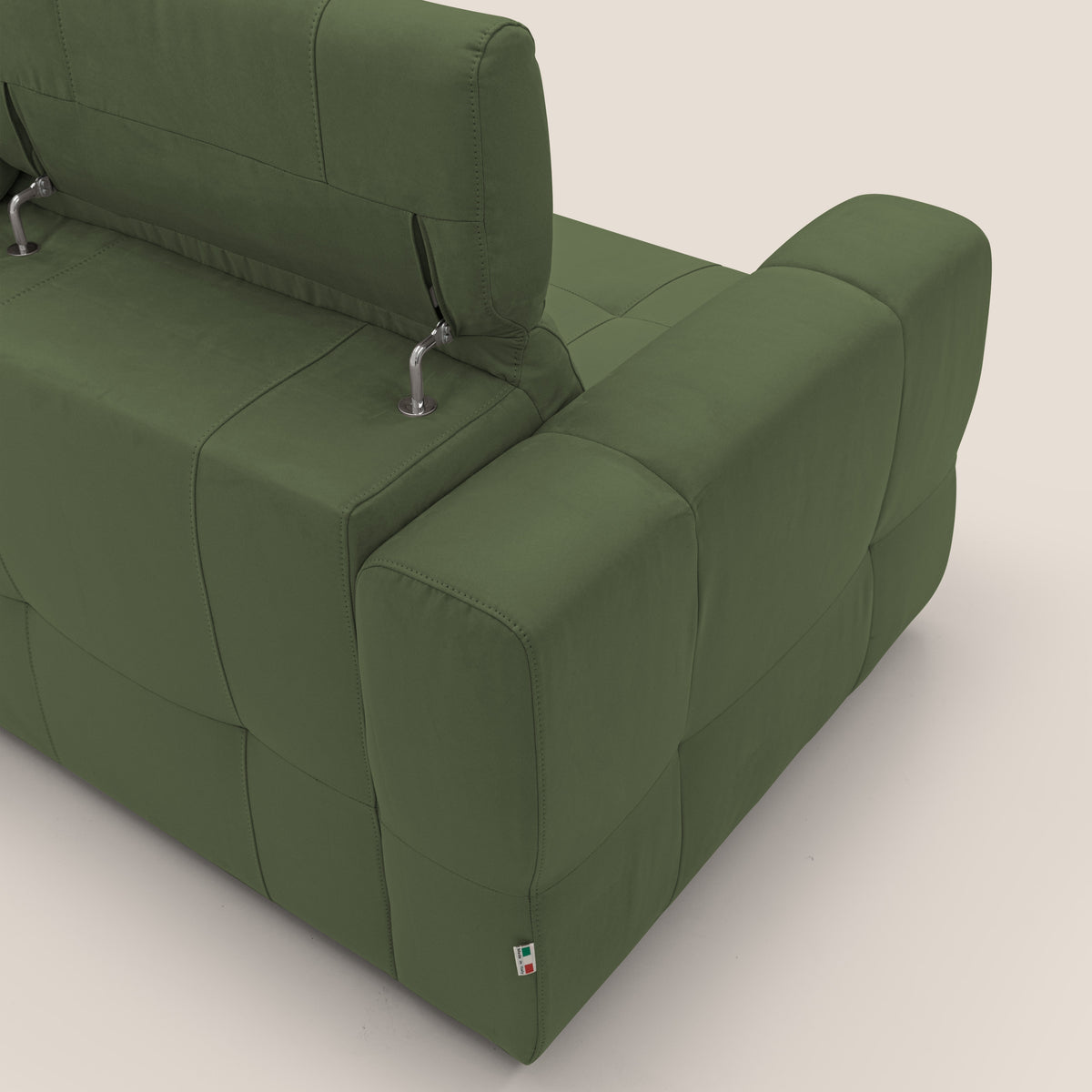 Kronos Divano angolare con pouf estraibile e penisola contenitore in microfibra impermeabile T11 verde - divitt.sbs