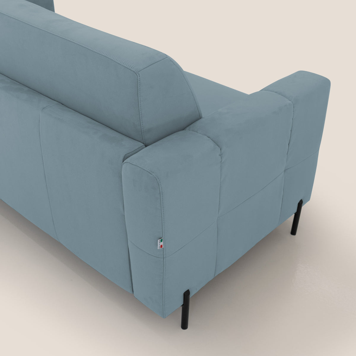 Ortensia divano letto materasso H18 cm con piedi alti in elegante microfibra smacchiabile T11 carta da zucchero - divitt.sbs