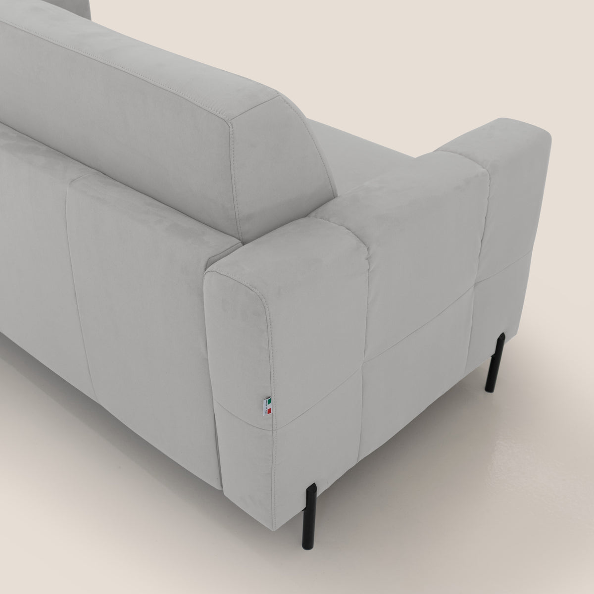 Ortensia divano letto materasso H18 cm con piedi alti in elegante microfibra smacchiabile T11 grigio chiaro - divitt.sbs