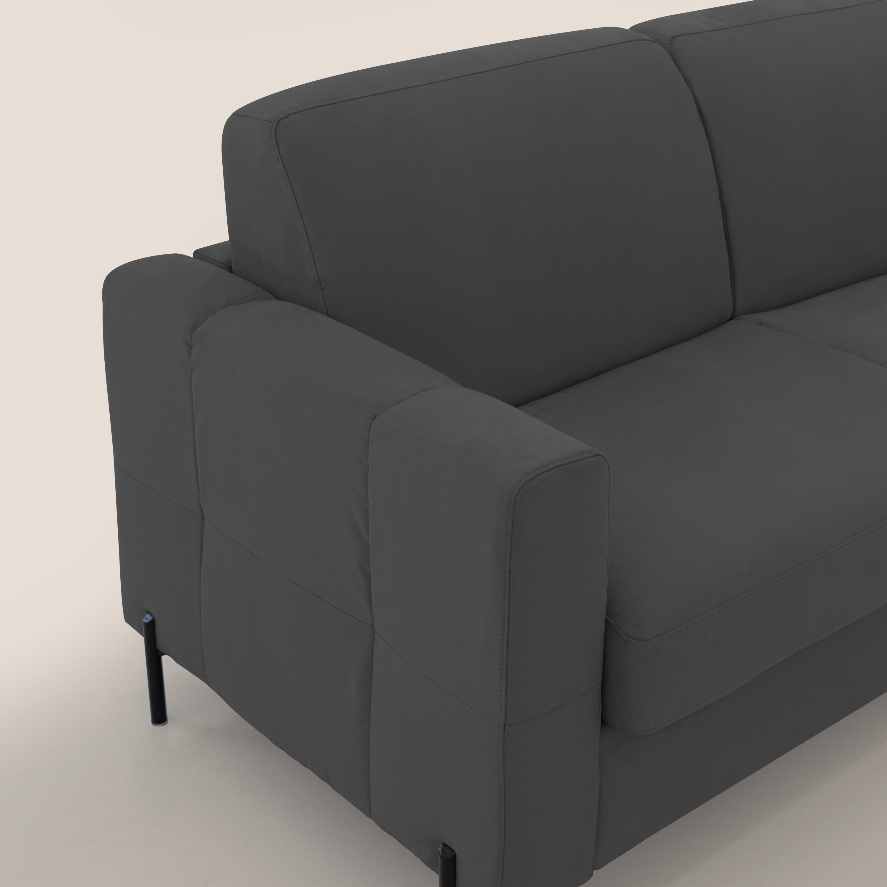 Ortensia divano letto materasso H18 cm con piedi alti in elegante microfibra smacchiabile T11 nero - divitt.sbs