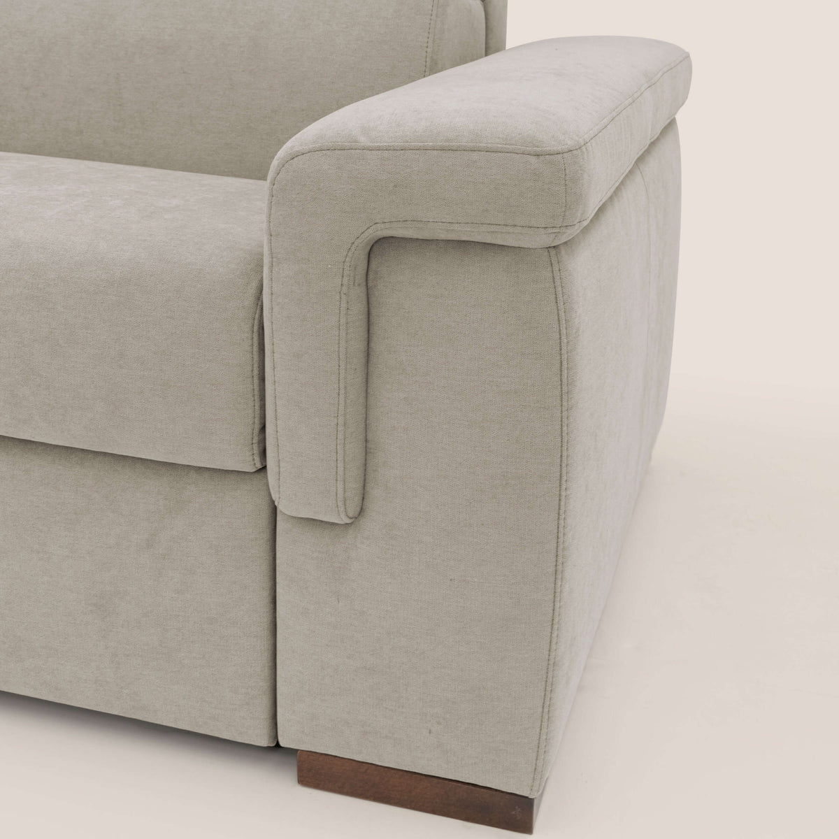 Giunone divano letto con materasso alto 18 cm e poggiatesta reclinabili in tessuto impermeabile T02 panna - divitt.sbs