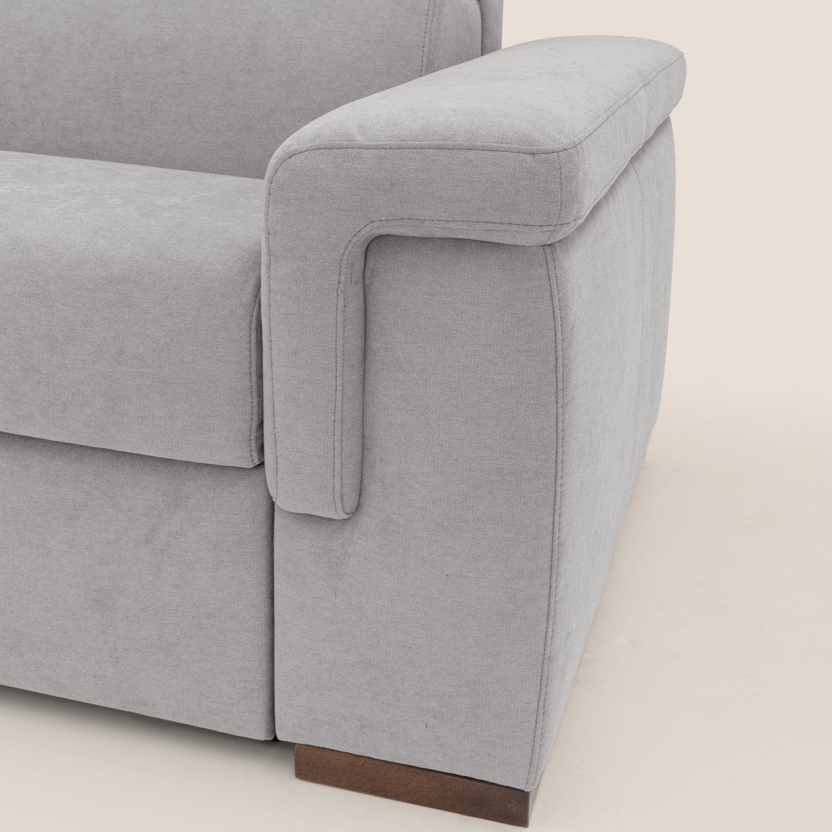 Giunone divano letto con materasso alto 18 cm e poggiatesta reclinabili in tessuto impermeabile T02 grigio chiaro - divitt.sbs