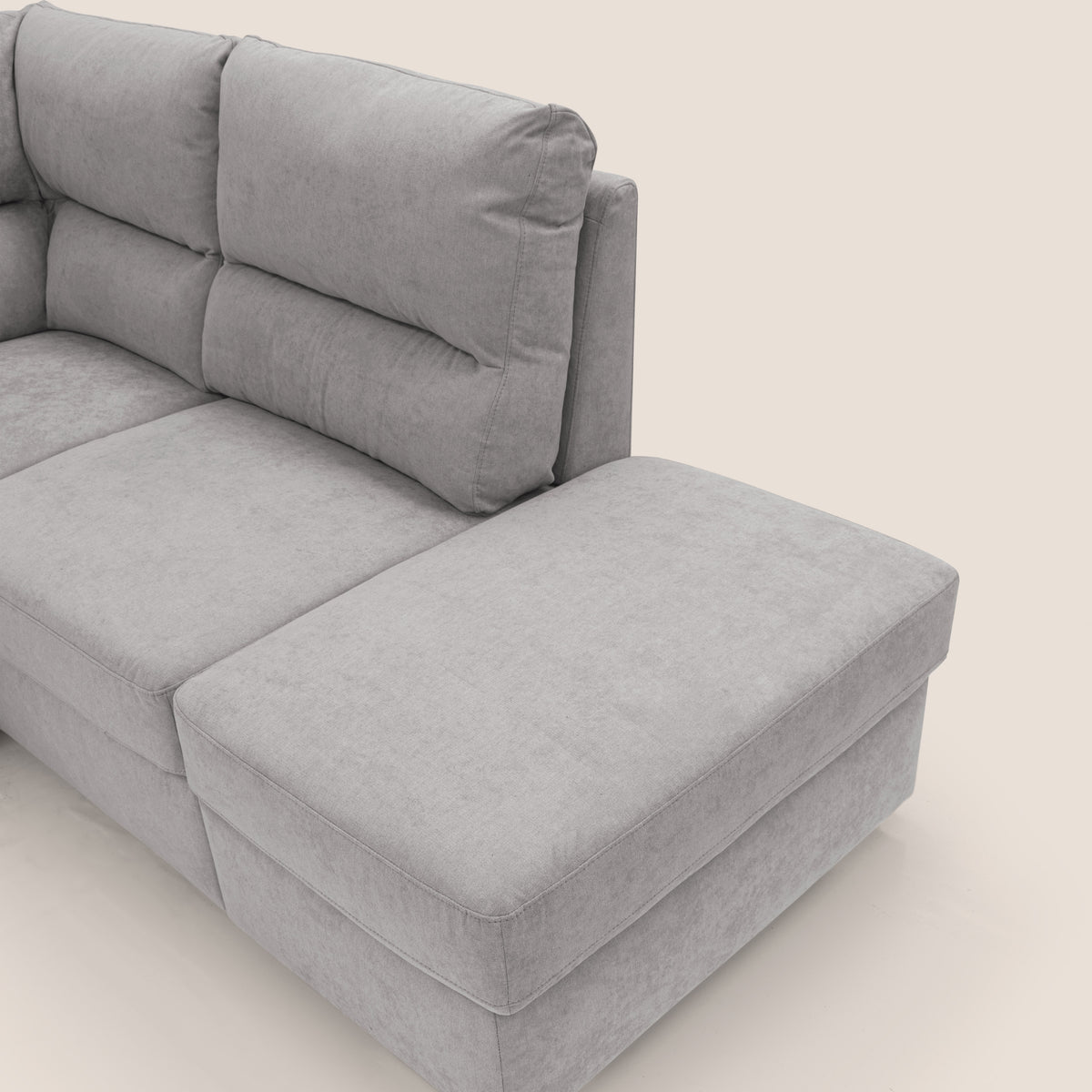 Minerva divano angolare con estraibile a cassettone e pouf contenitore in tessuto morbido impermeabile T02 grigio chiaro - divitt.sbs