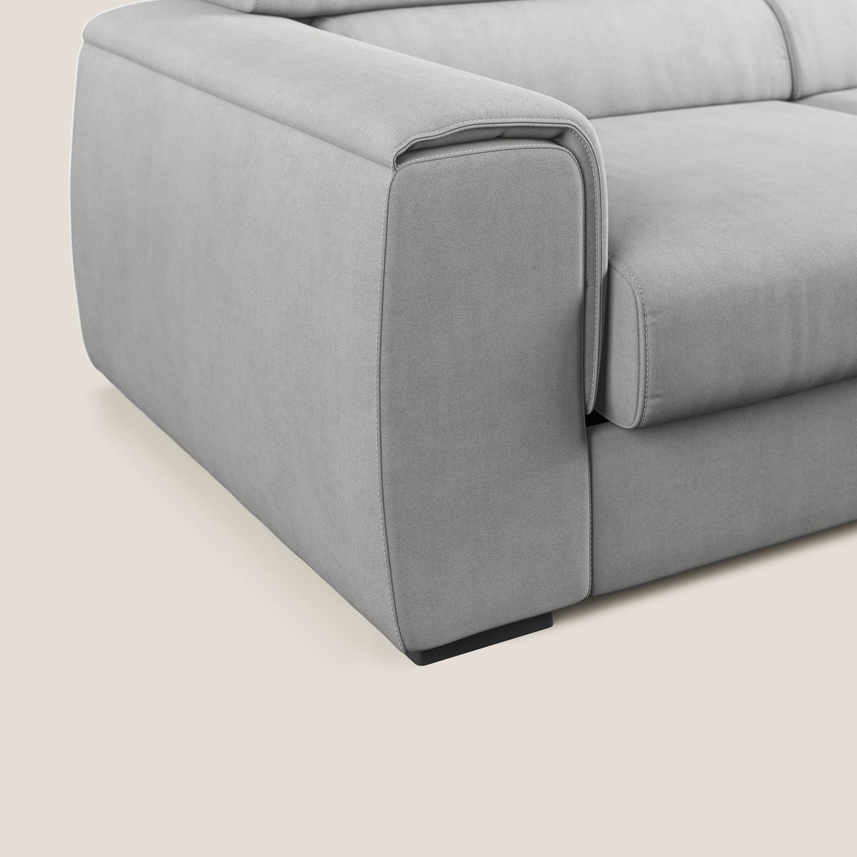 Zeno Divano con pouf estraibile poggiapiedi in tessuto morbido impermeabile T02 grigio chiaro - divitt.sbs