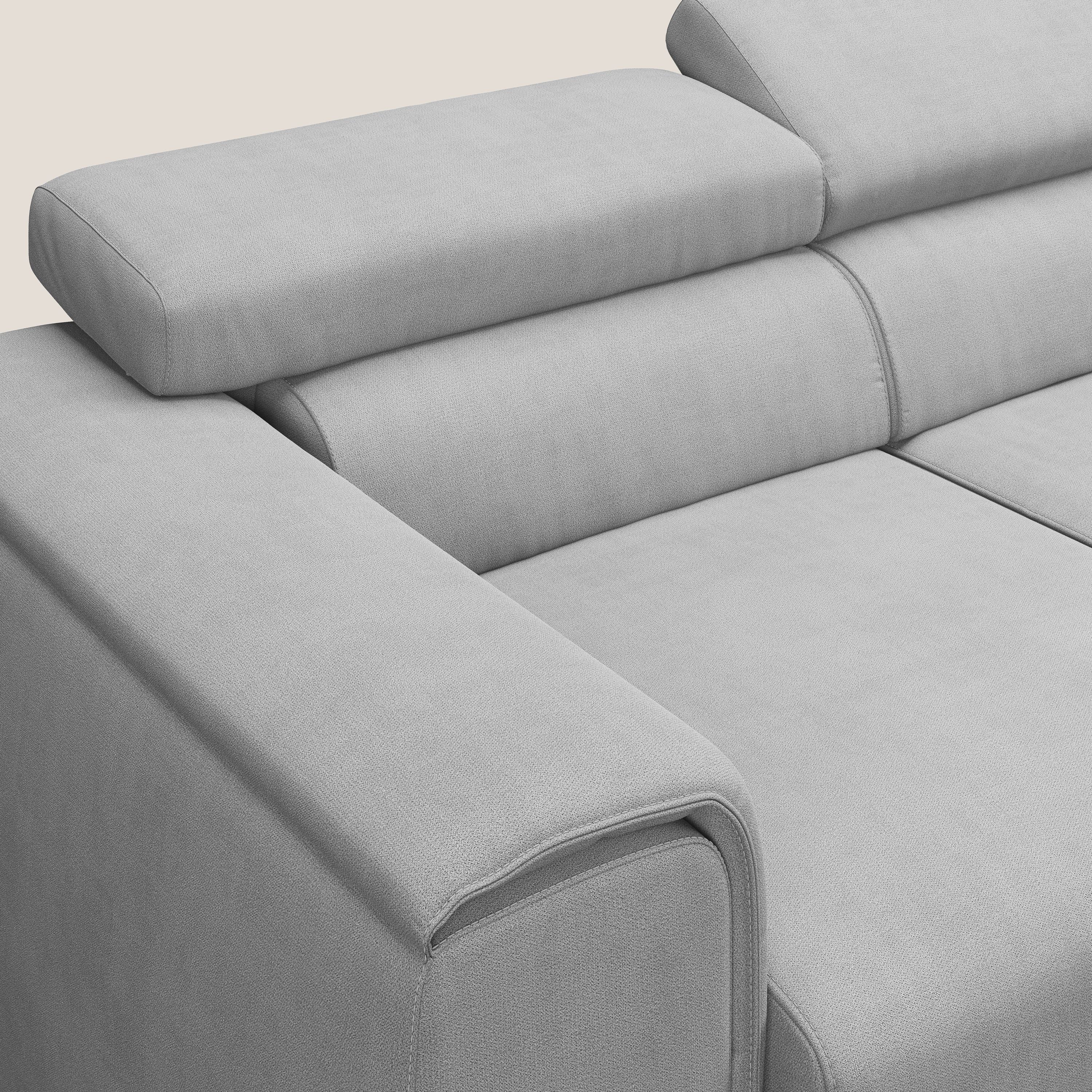 Zeno Divano con pouf estraibile poggiapiedi a 3 sedute in tessuto morbido impermeabile T02 grigio chiaro - divitt.sbs