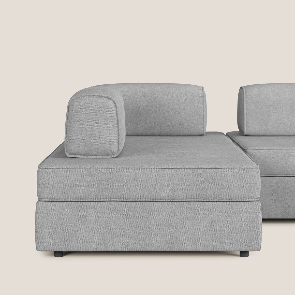 Liberty divano panoramico con pouf estraibile e schienali movibili in tessuto morbido impermeabile T02 grigio chiaro - divitt.sbs
