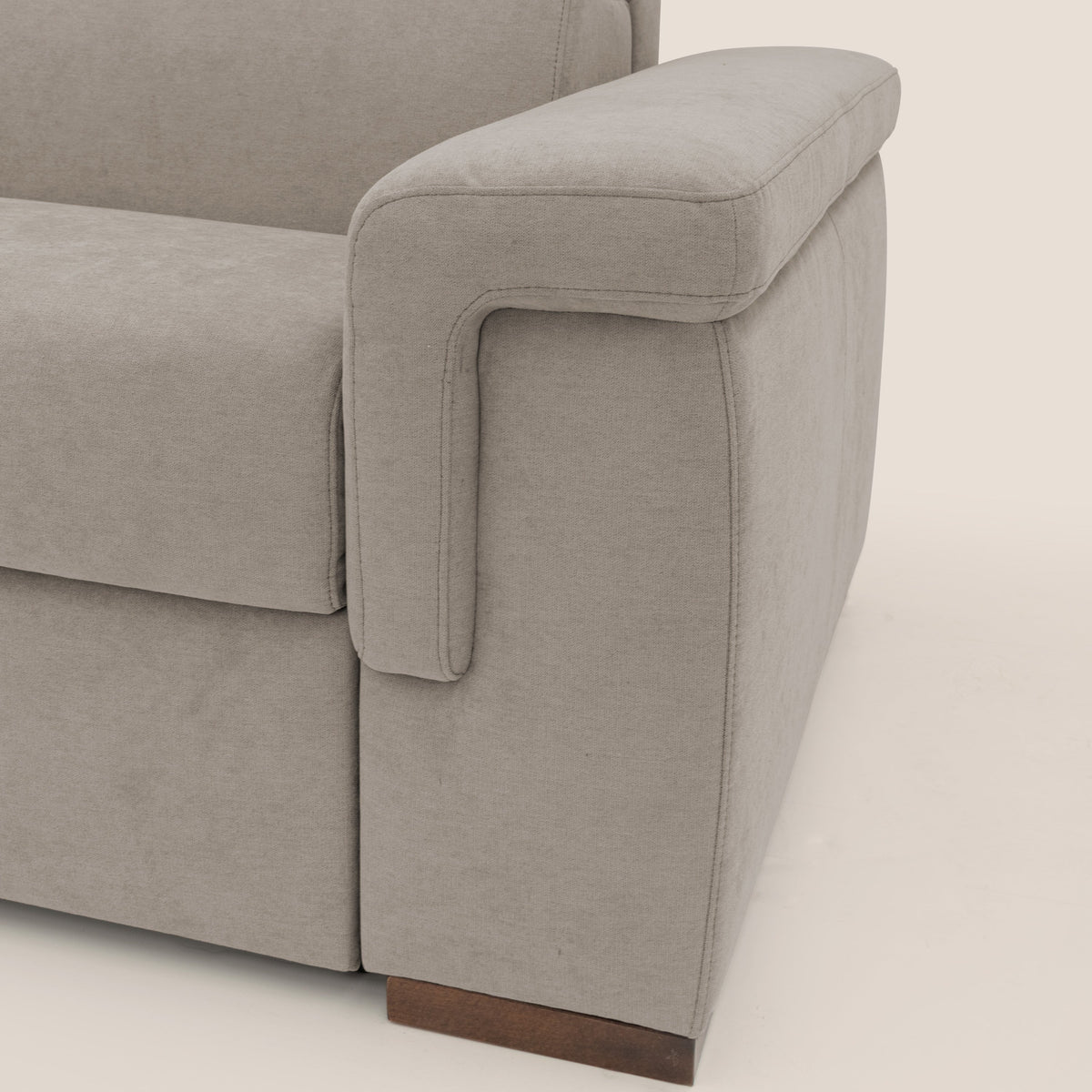 Giunone divano letto con materasso alto 18 cm e poggiatesta reclinabili in tessuto impermeabile T02 beige - divitt.sbs
