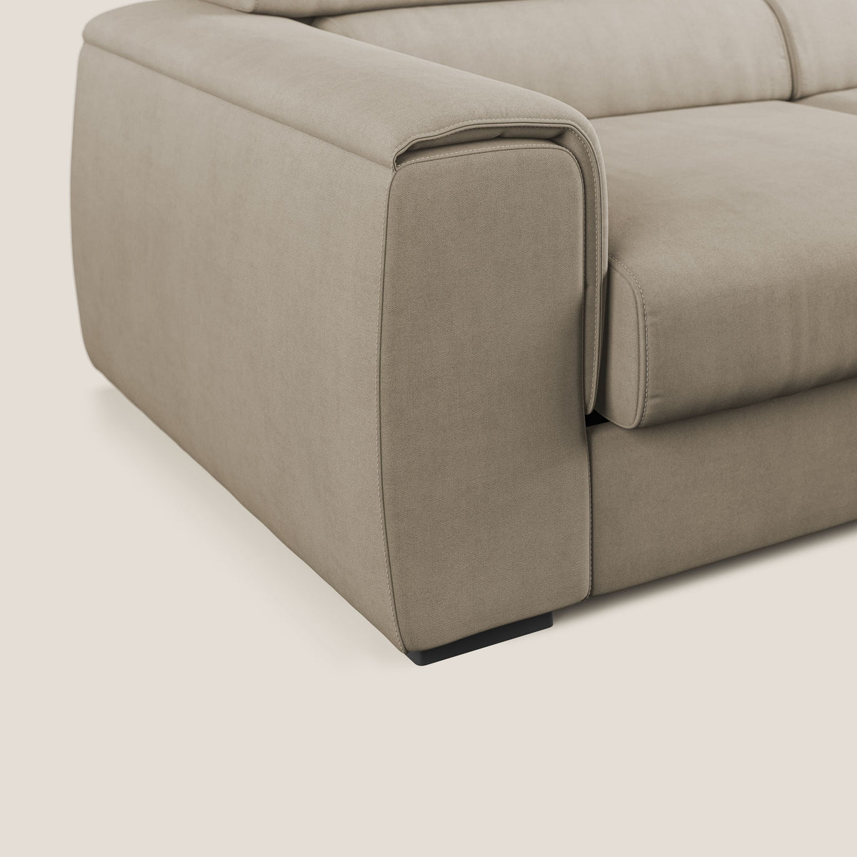 Zeno Divano angolare con pouf estraibile poggiapiedi in tessuto morbido impermeabile T02 beige - divitt.sbs