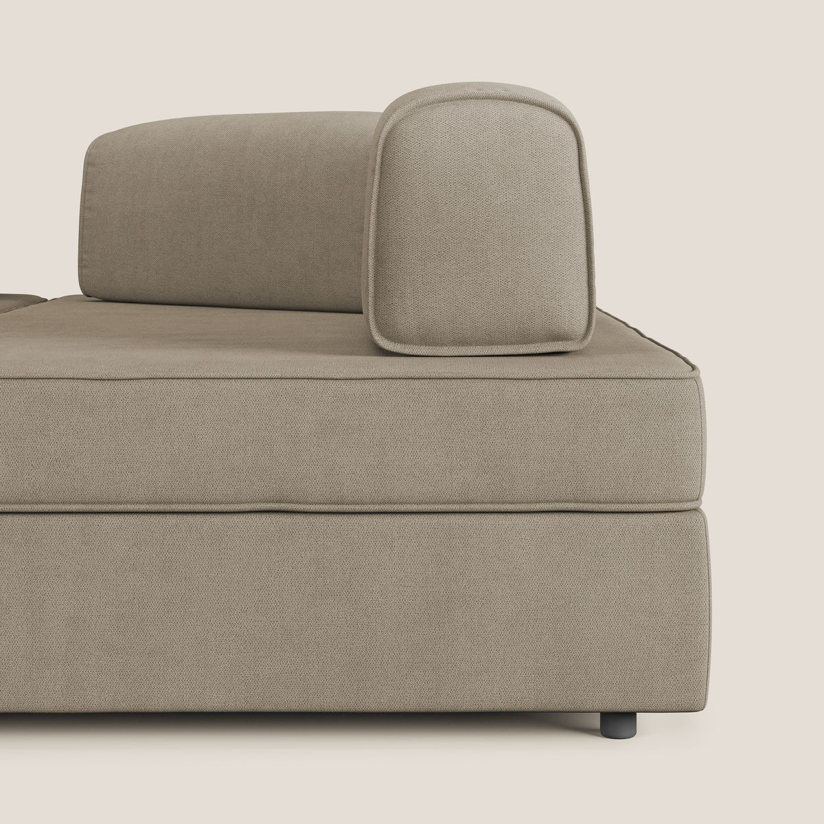 Liberty divano angolare con pouf estraibile e schienali movibili in tessuto morbido impermeabile T02 beige - divitt.sbs