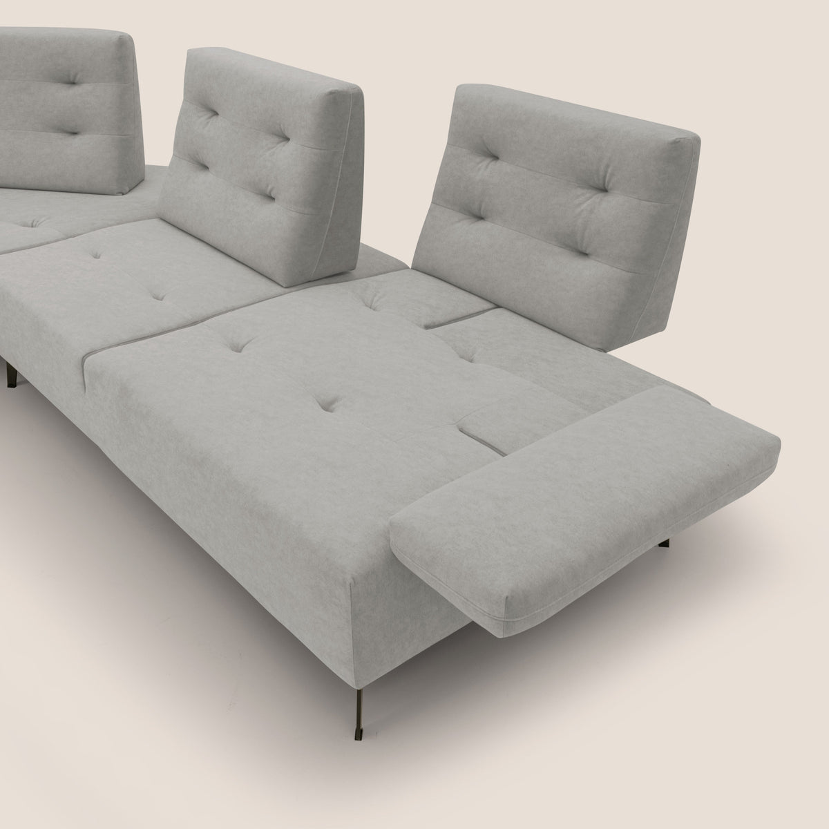 Lugano Divano angolare con schienali traslanti in microfibra effetto velluto T09 grigio chiaro - divitt.sbs