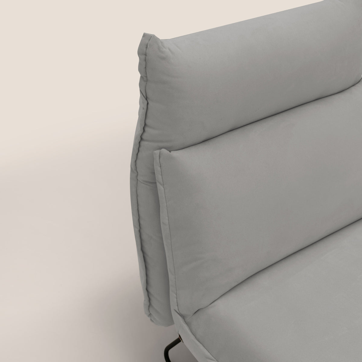 Tessa Poltroncina dal design moderno in morbida microfibra smacchiabile T11 grigio chiaro - divitt.sbs