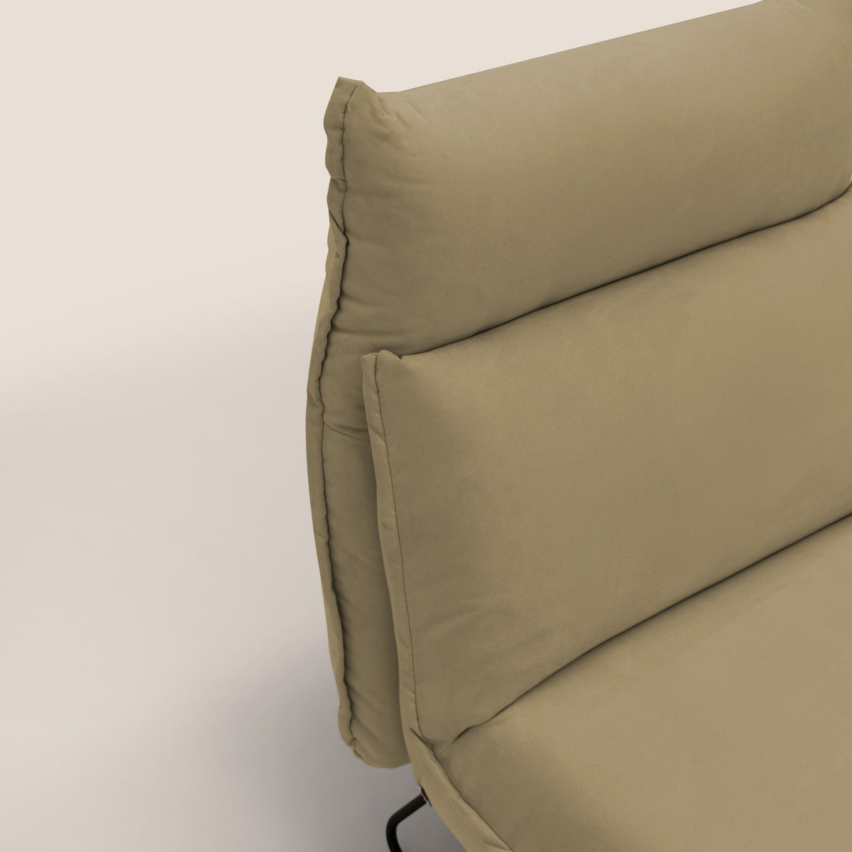 Tessa Poltroncina dal design moderno in morbida microfibra smacchiabile T11 beige - divitt.sbs