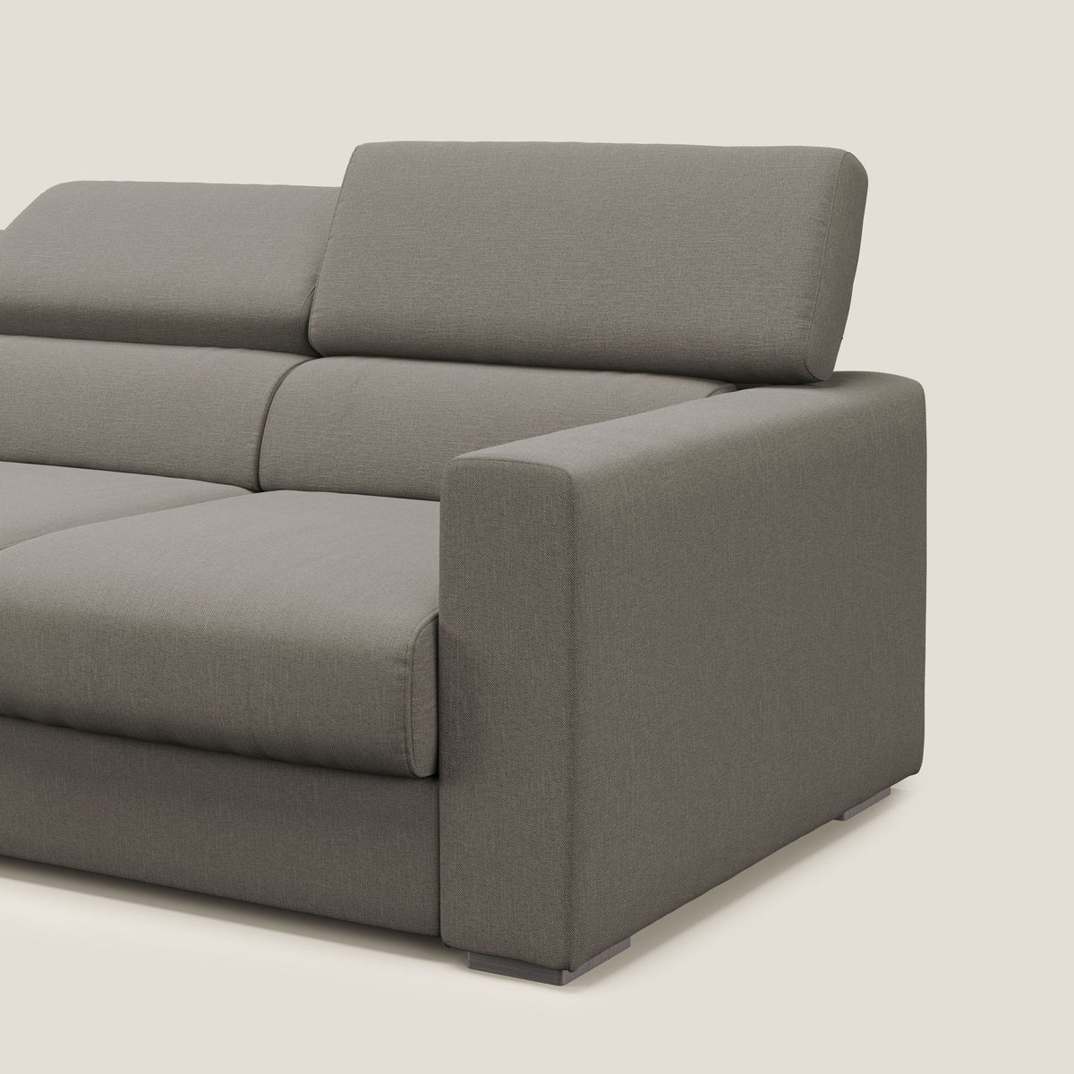 Dylan divano a 3 sedute con pouf estraibile poggiapiedi in tessuto simil cotone impermeabile T13 tortora - divitt.sbs