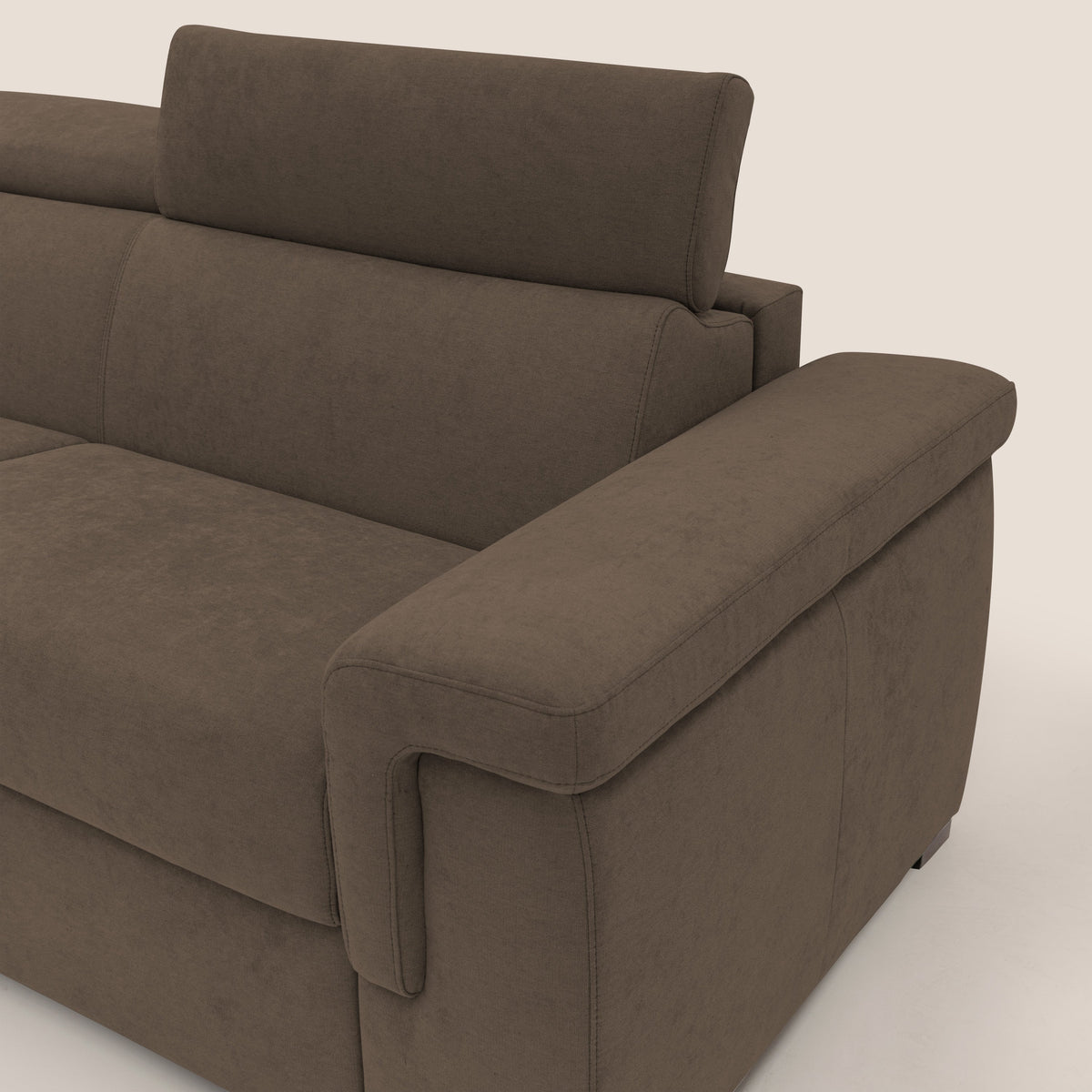Giunone divano letto con materasso alto 18 cm e poggiatesta reclinabili in tessuto impermeabile T02 marrone - divitt.sbs