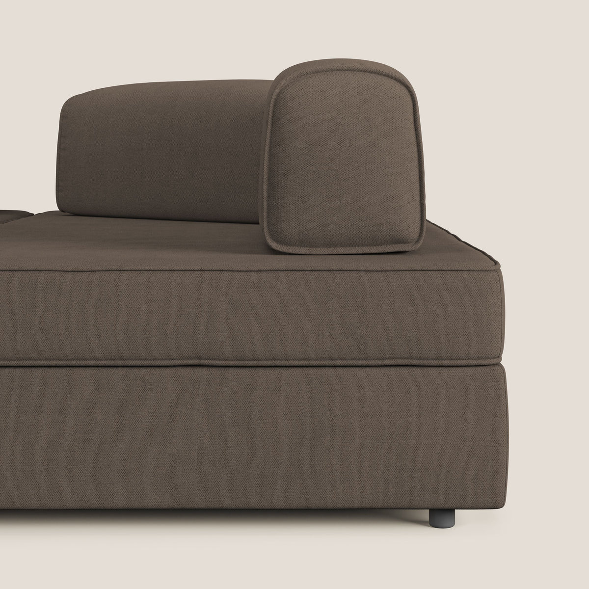 Liberty divano angolare con pouf estraibile e schienali movibili in tessuto morbido impermeabile T02 marrone - divitt.sbs