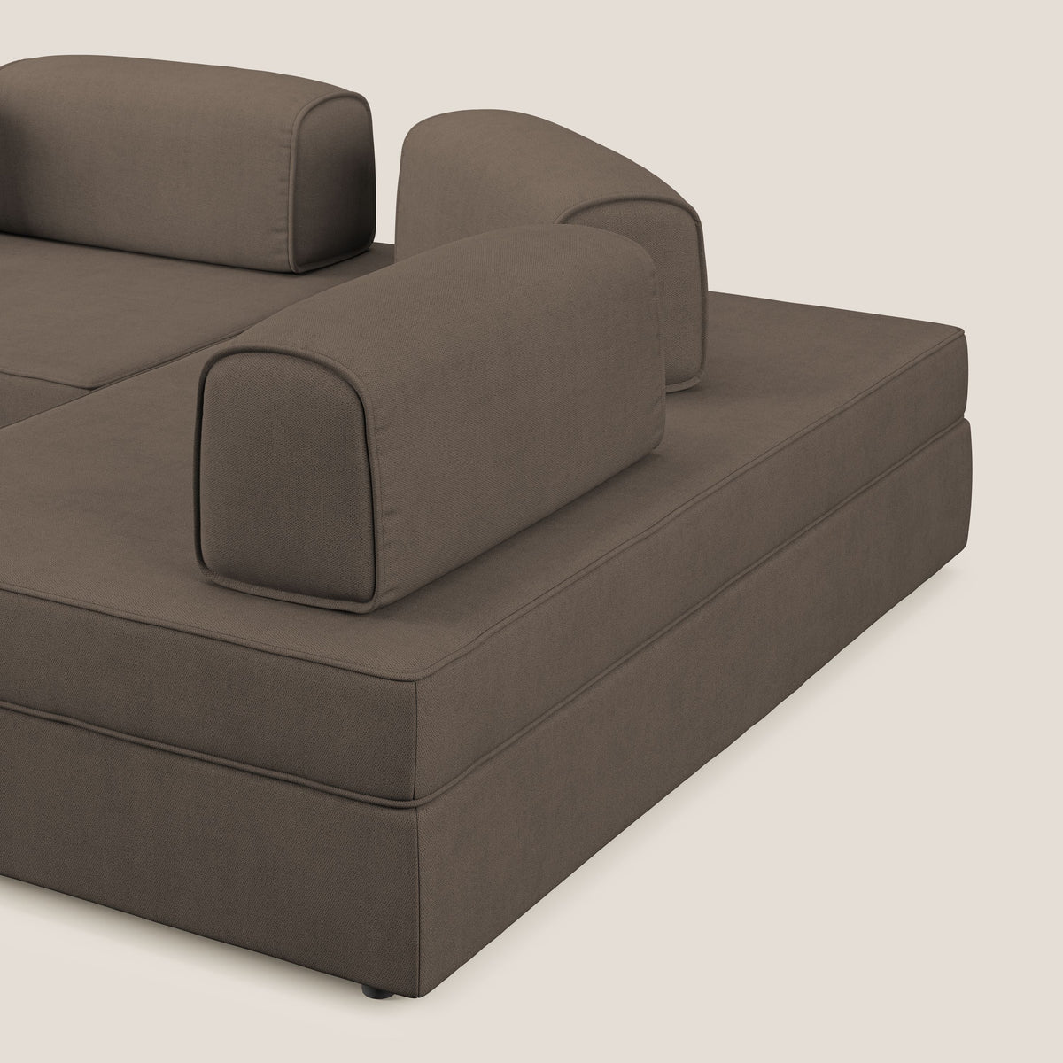 Liberty divano angolare con pouf estraibile e schienali movibili in tessuto morbido impermeabile T02 marrone - divitt.sbs