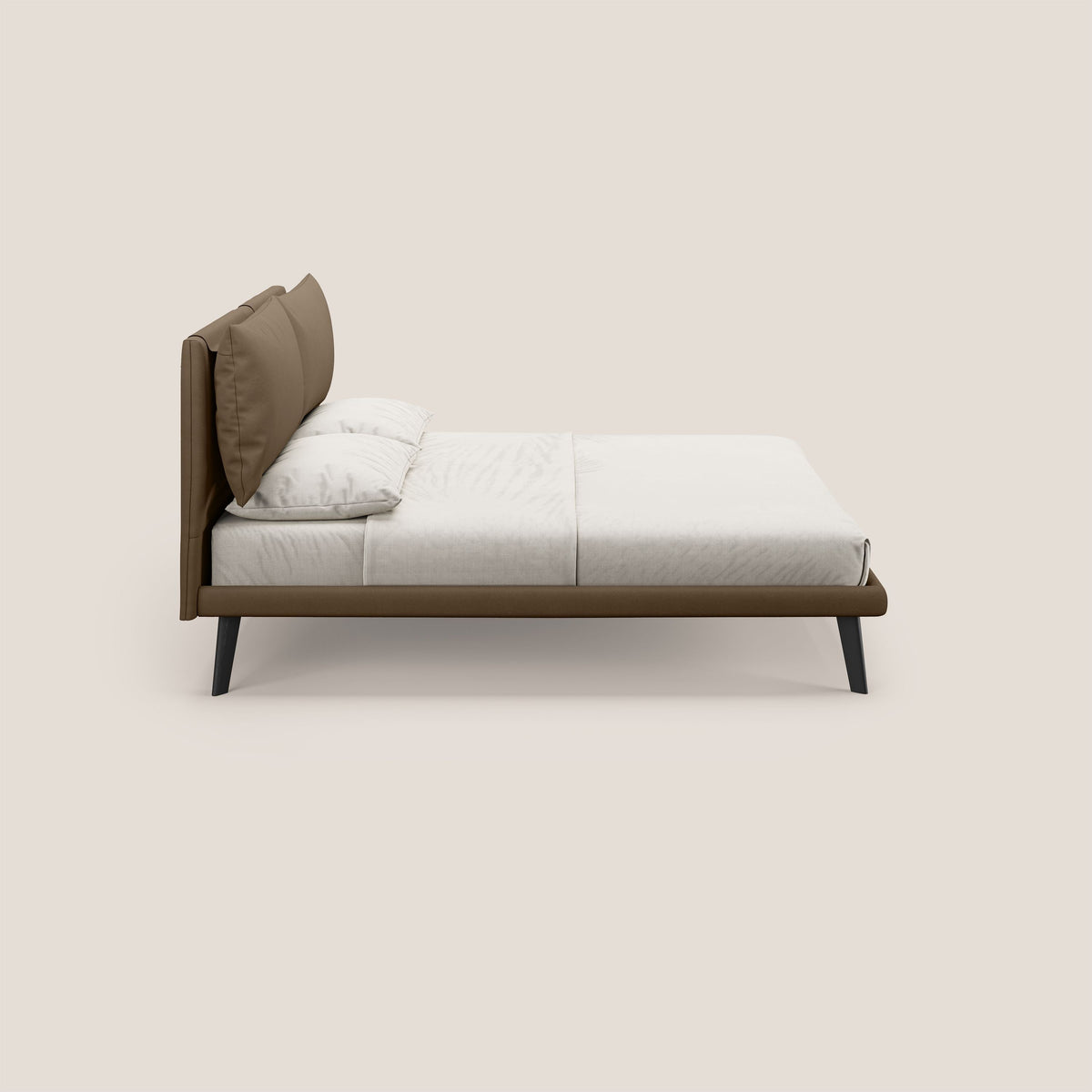 Astrid letto imbottito con piedi in legno in microfibra smacchiabile T11 marrone - divitt.sbs