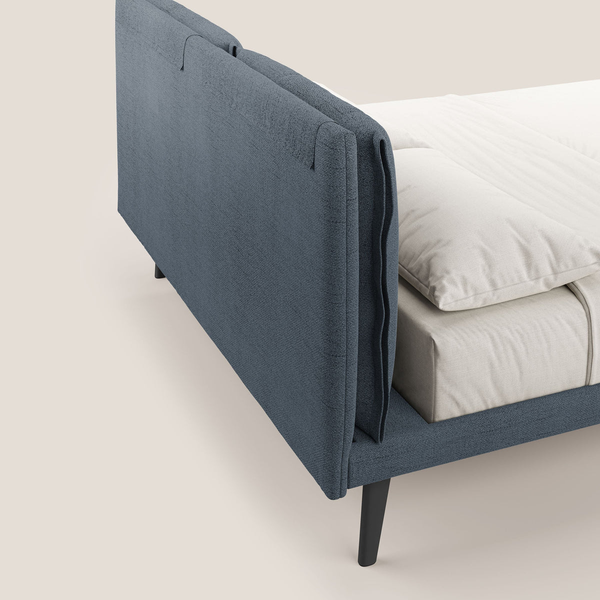 Ibuki letto con cuscini trapuntati regolabili e piedi in mogano in tessuto fiammato impermeabile T03 blu - divitt.sbs