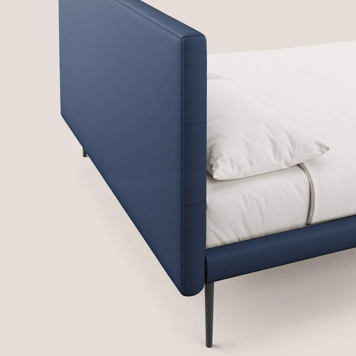 Midori letto imbottito trapuntato in ecopelle con piedini alti T04 - divitt.sbs