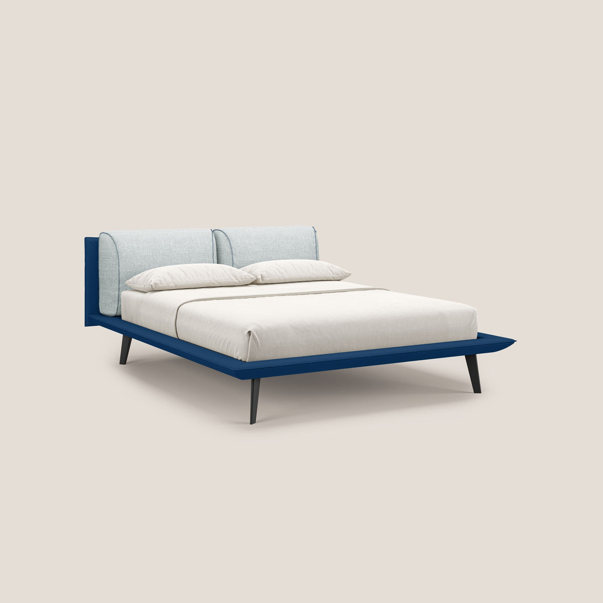 Petra letto di design bicolore con cuscini in piuma, piedini in mogano e tessuto impermeabile bicolore T11 e T06 blu - ghiaccio - divitt.sbs