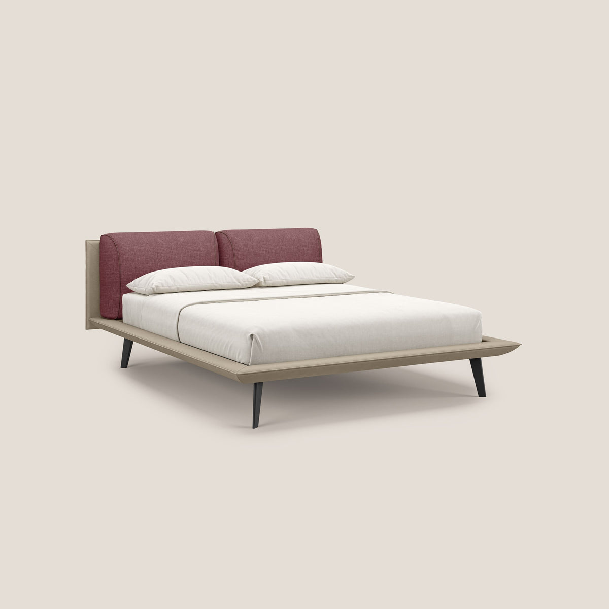 Petra letto di design bicolore con cuscini in piuma, piedini in mogano e tessuto impermeabile bicolore T11 e T06 tortora - rosso - divitt.sbs