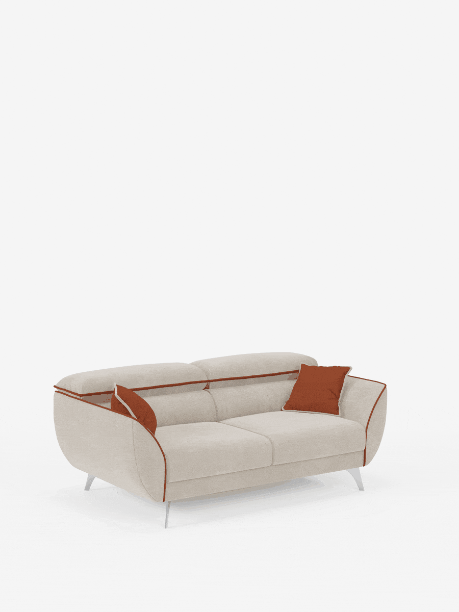 Il divano Michelangelo a 2 e 3 posti di divitt.sbs, qui presentato in un moderno tessuto bicolore beige e arancione smacchiabile T23, presenta braccioli ricurvi, gambe angolate e una vistosa bordatura arancione. Su ciascun lato sono posizionati due cuscini decorativi arancioni abbinati. Con il suo design minimalista, completato da sedute allungabili e poggiatesta reclinabili, è la scelta ideale per soggiorni moderni su uno sfondo bianco a tinta unita.