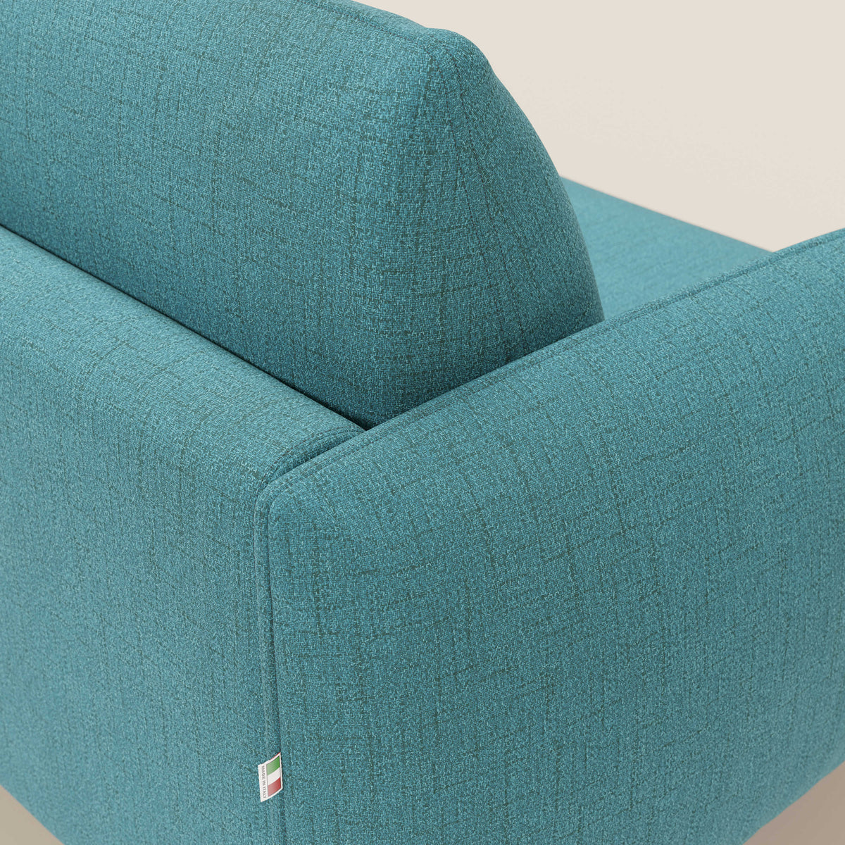 Ninfea divano letto Design Morbido con Piedini alti in Metallo e Materasso H18 cm in tessuto impermeabile T03 - divitt.sbs