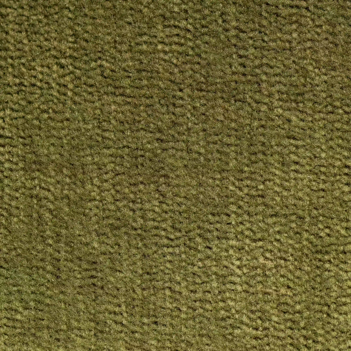 Primo piano di Bolero cuscino di divitt.sbs in tessuto verde oliva T31 - morbidissimo, smacchiabile, impermeabile e irrestringibile - che mostra un motivo ad anello morbido e leggermente irregolare, con un'illuminazione che ne evidenzia le ricche variazioni di colore.