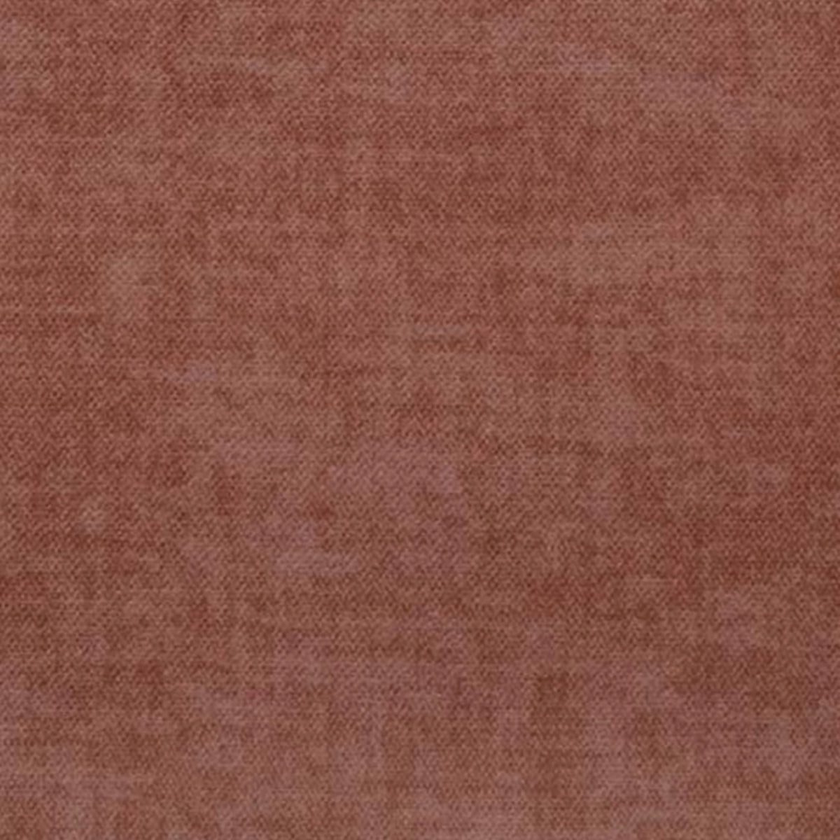 Un primo piano del cuscino Sofia di divitt.sbs mostra il suo morbido tessuto di velluto sfumato in terracotta. Il materiale Easy Clean T35 è resistente alle macchie, impermeabile e presenta una sottile trama intrecciata per un aspetto accogliente.