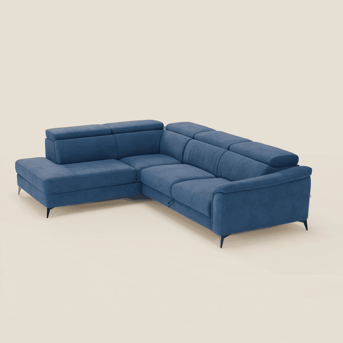 Arcos Divano angolare - piedini alti e poggiatesta reclinabili in microfibra impermeabile T11 blu - divitt.sbs
