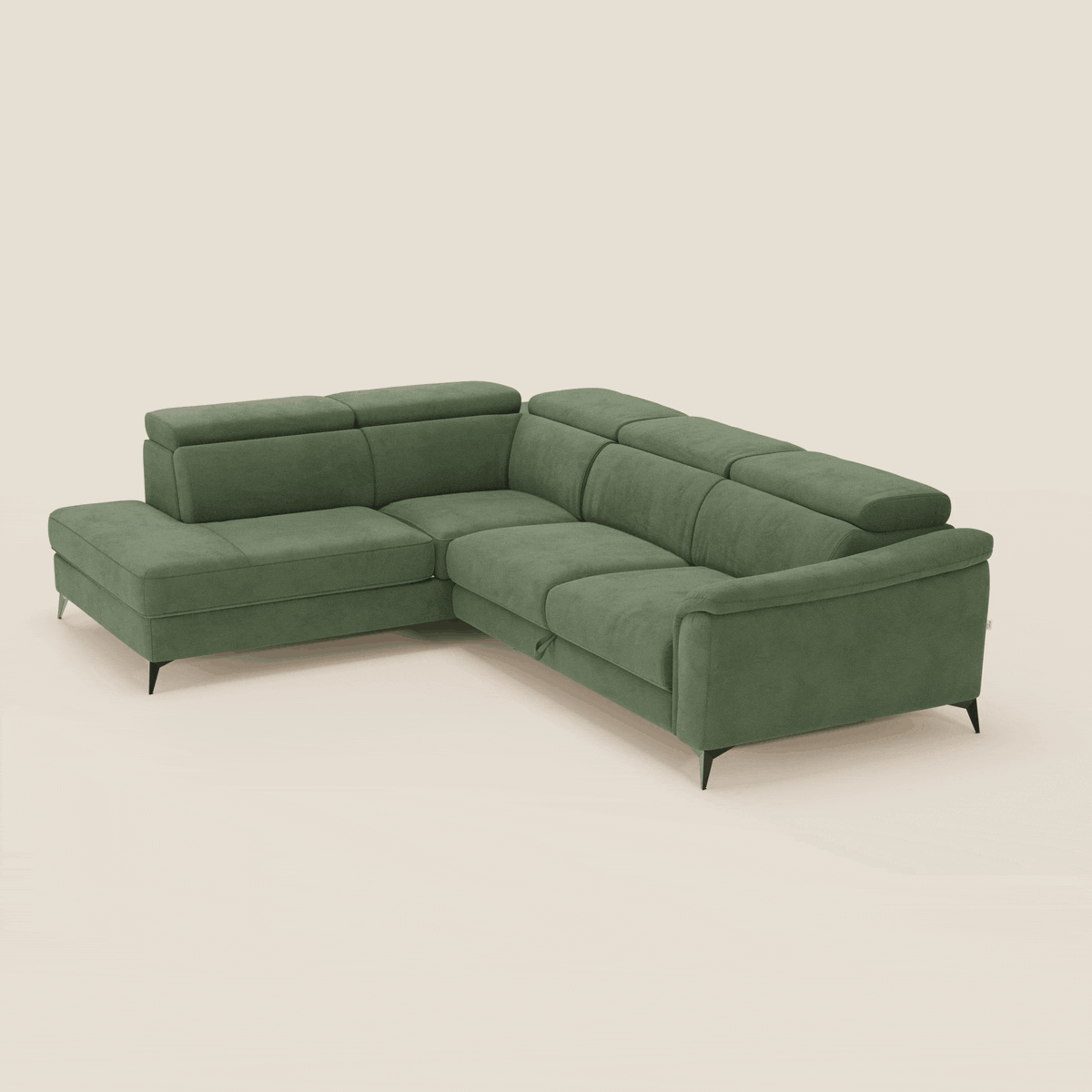 Arcos Divano angolare - piedini alti e poggiatesta reclinabili in microfibra impermeabile T11 verde - divitt.sbs